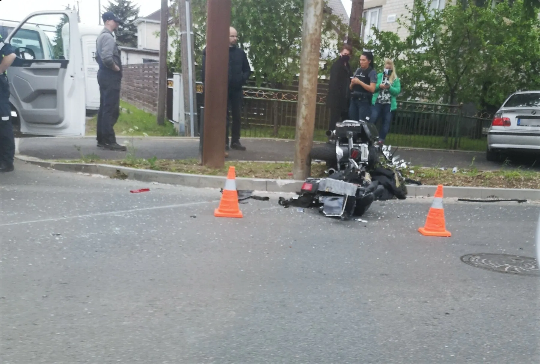 „BMW“ ir motociklo avarija Kovo 11-osios gatvėje
