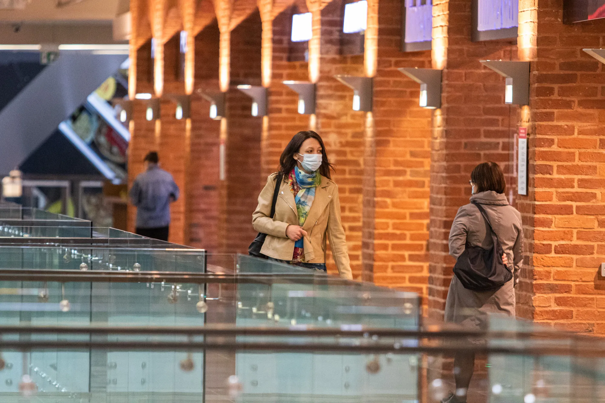 Kavinės ir parduotuvės Akropolyje