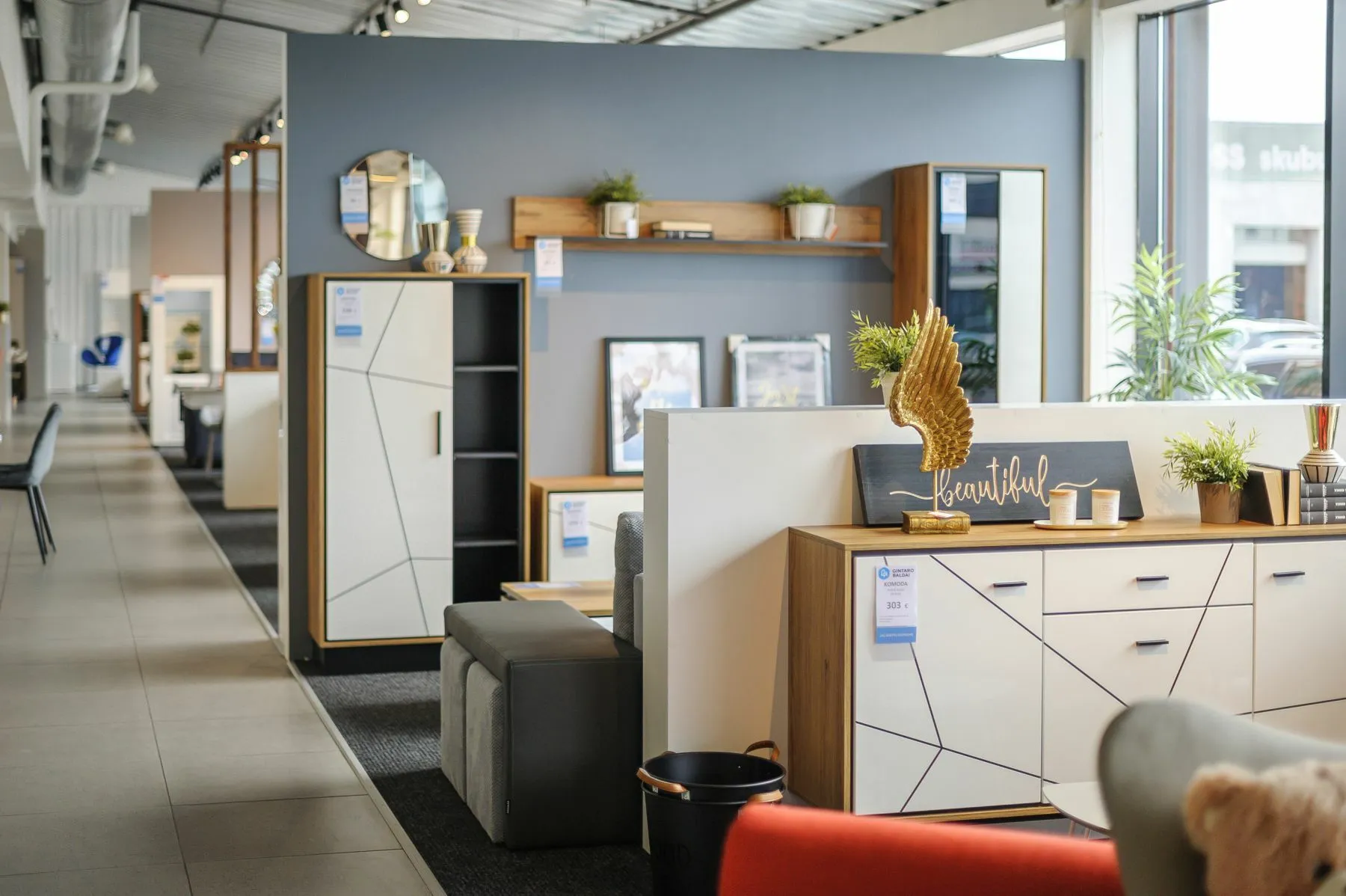 „Gintaro baldų“ salonas / Organizatorių nuotr.