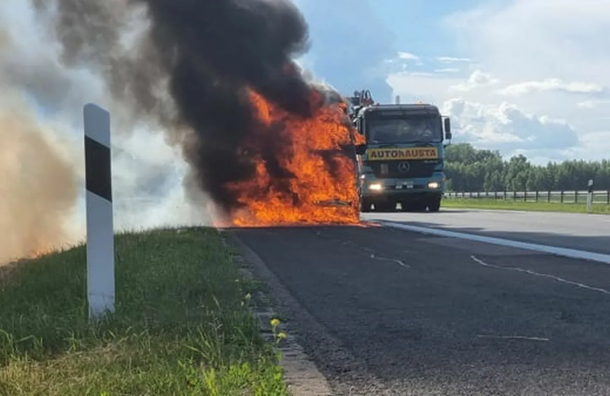 Gaisras kelyje Kaunas-Klaipėda