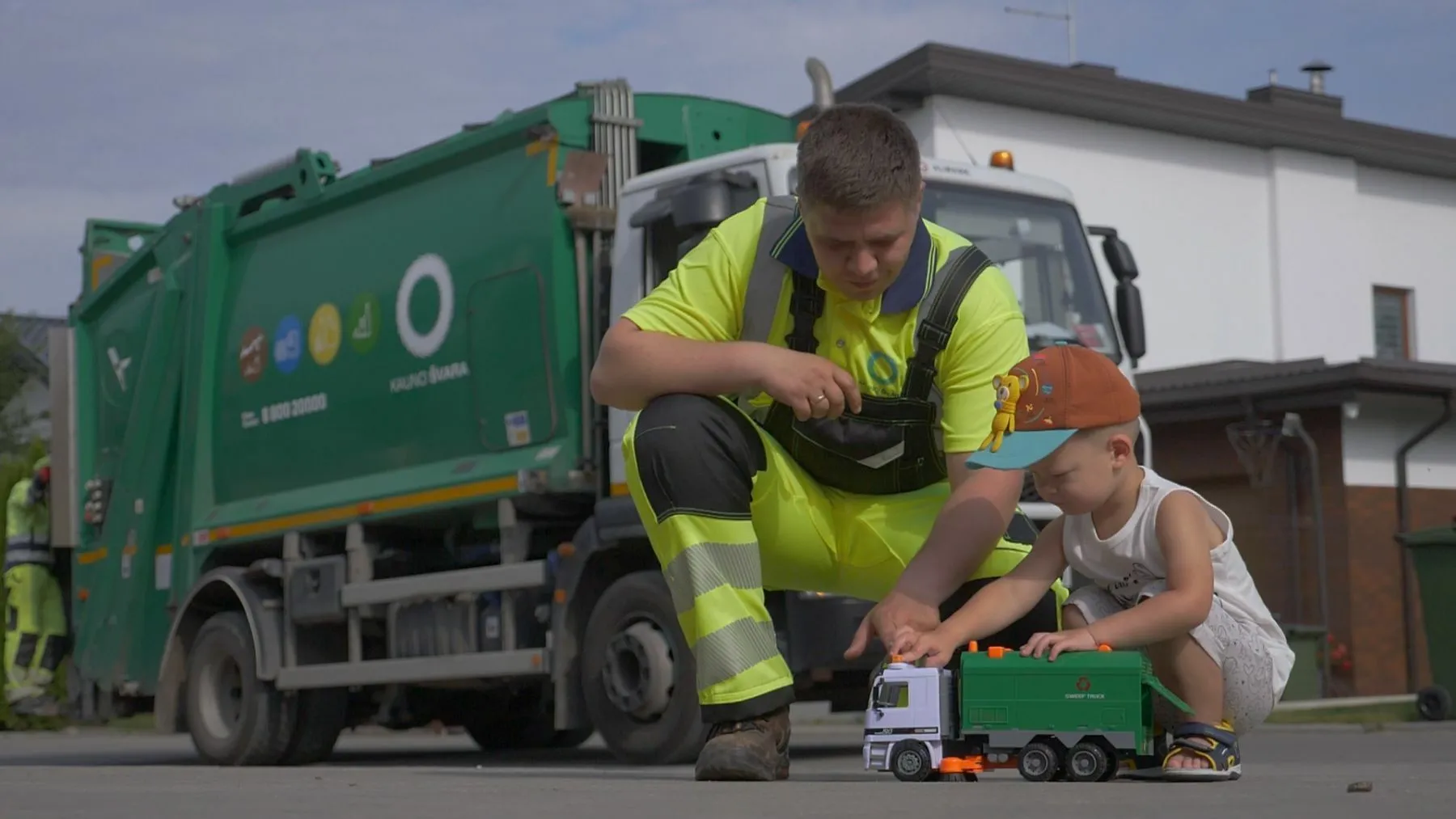 „Kauno švara“ šiukšliavežės / Stop kadro nuotr.