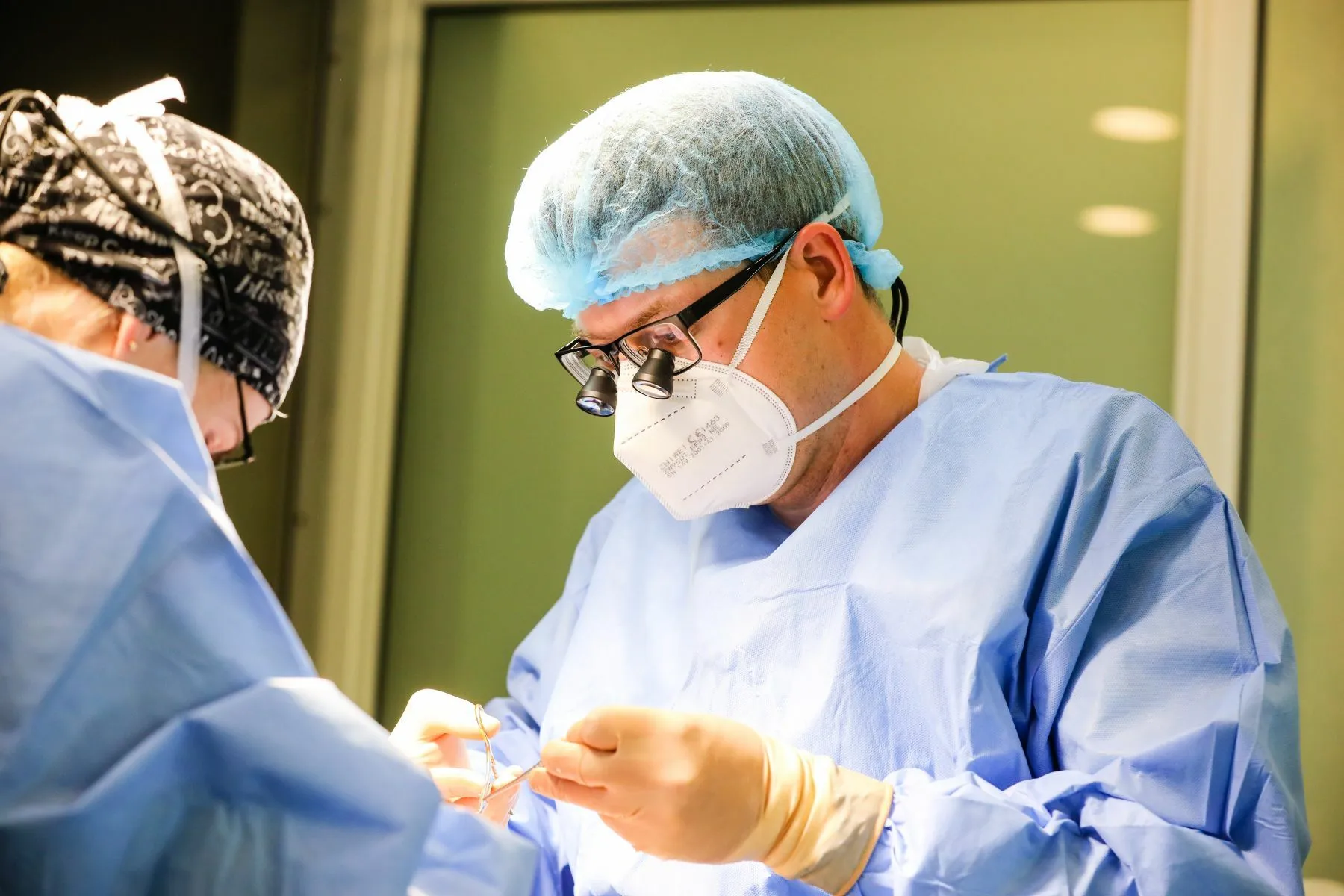 Respiratoriai ligoninėje, korona, medikai, operacija