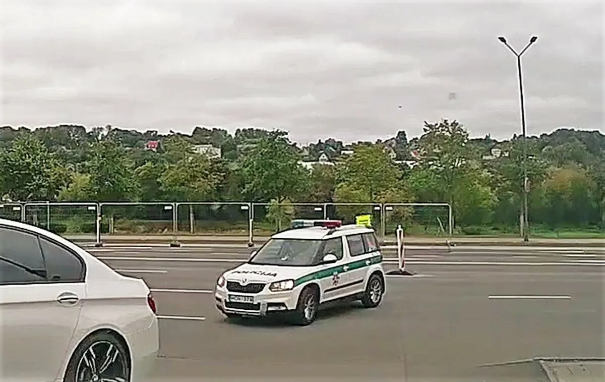 Pareigūnai Karaliaus Mindaugo prospekte