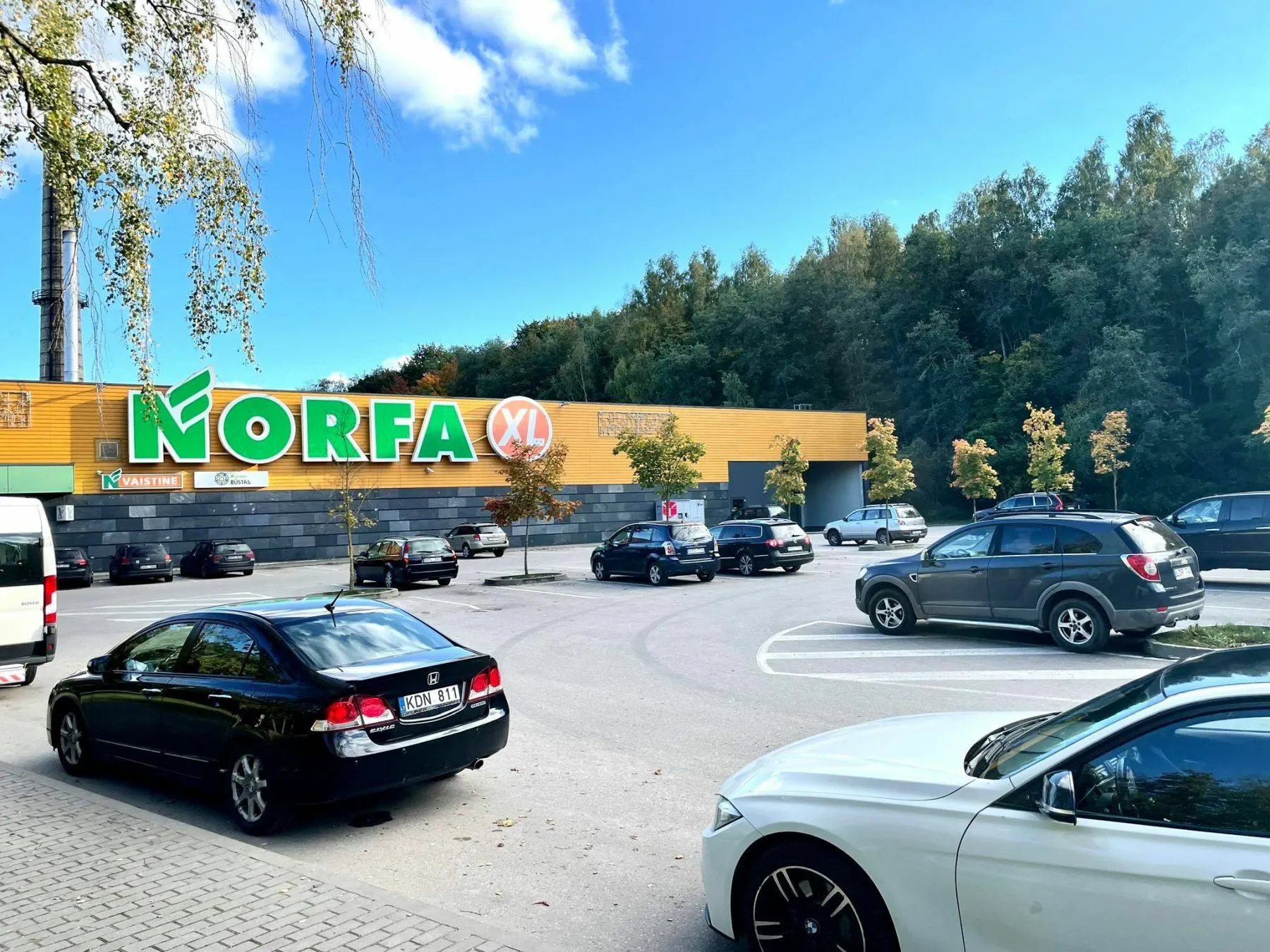 „Norfos“ automobilių stovėjimo aikštelė Birštone