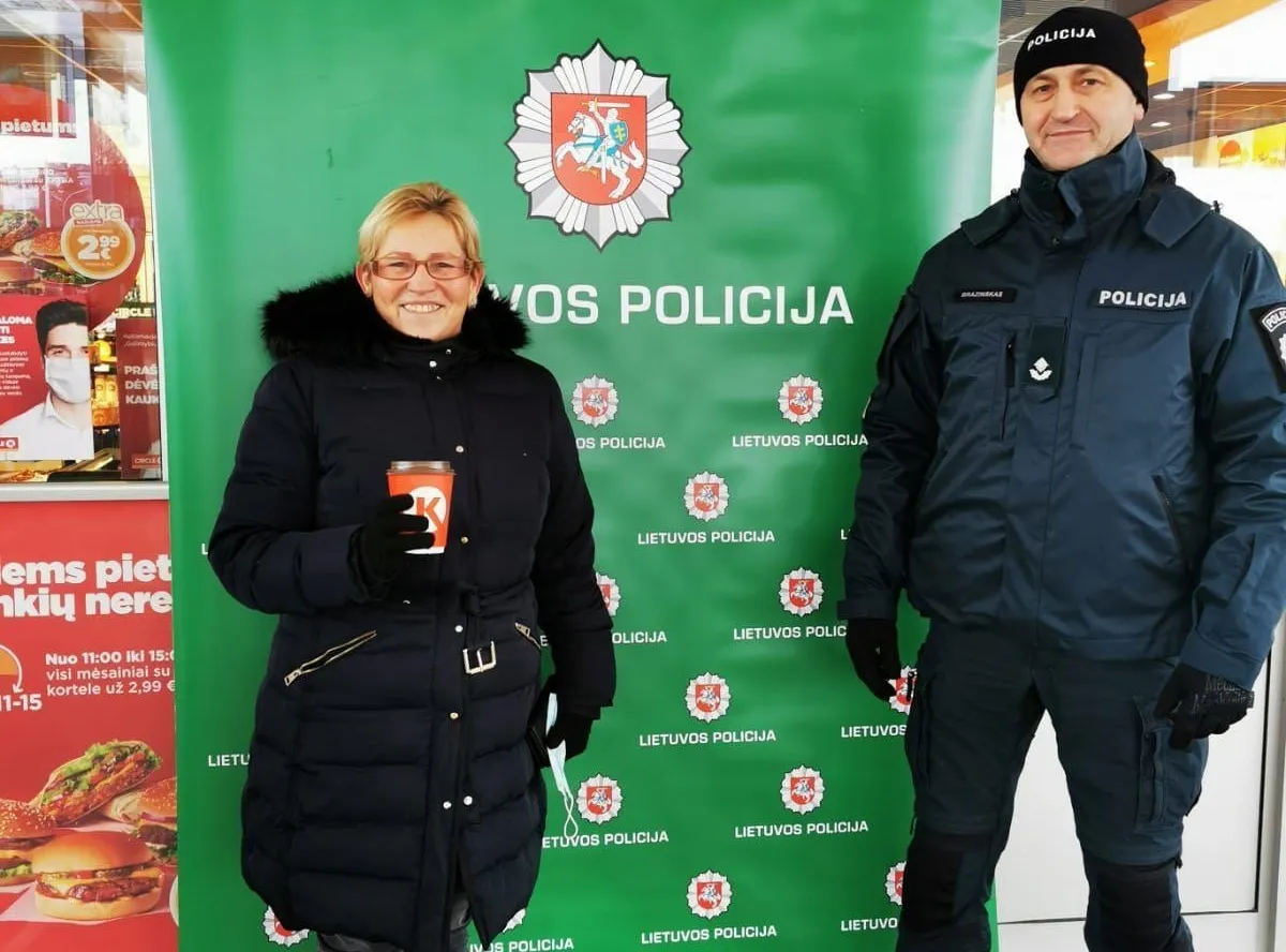 Pareigūnai gyventojus kvietė kavos