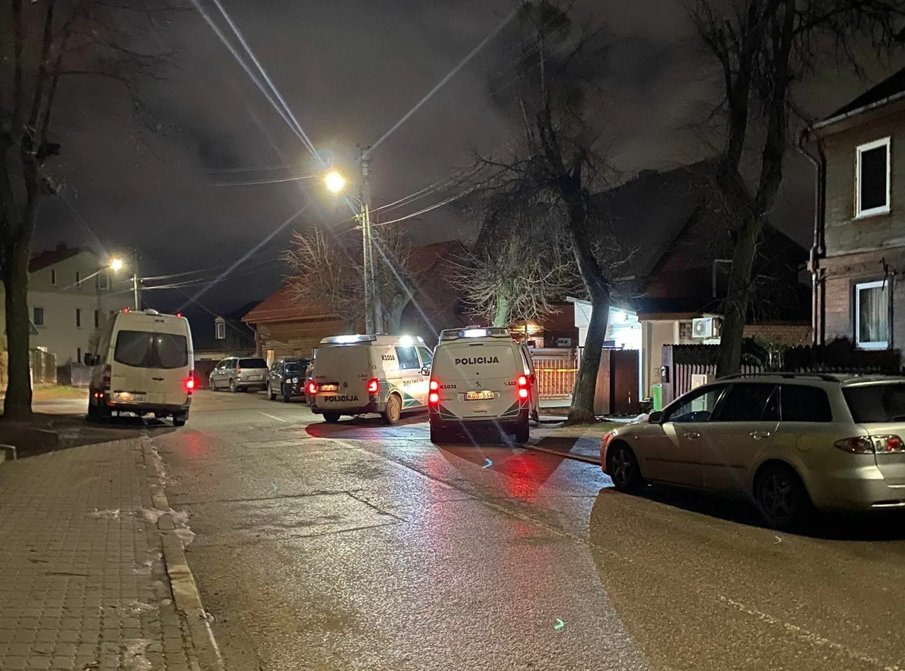 Telšių gatvėje peiliu sužeista pardavėja