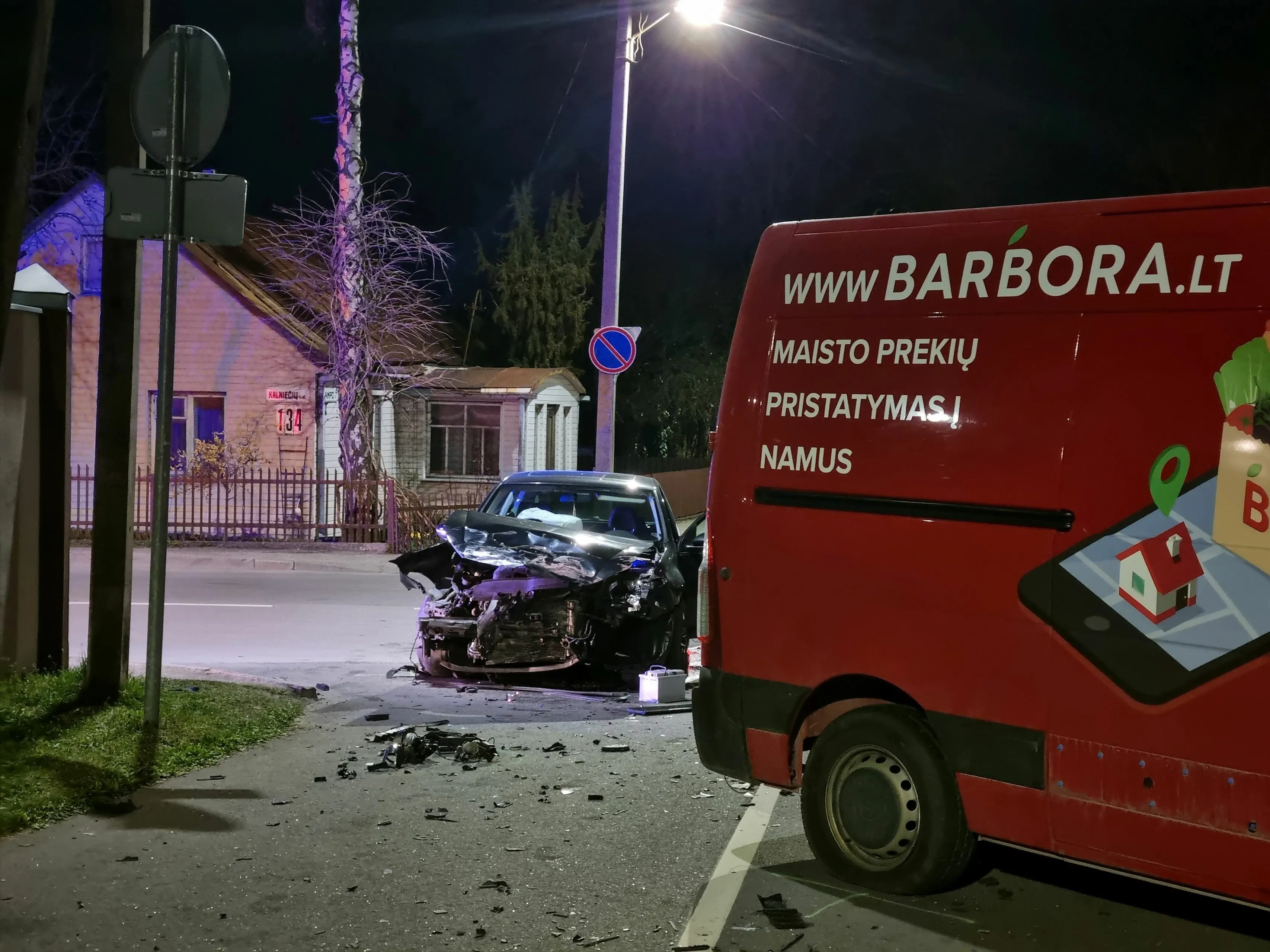 „Barbora“ mikroautobuso avarija / Skaitytojo nuotr.