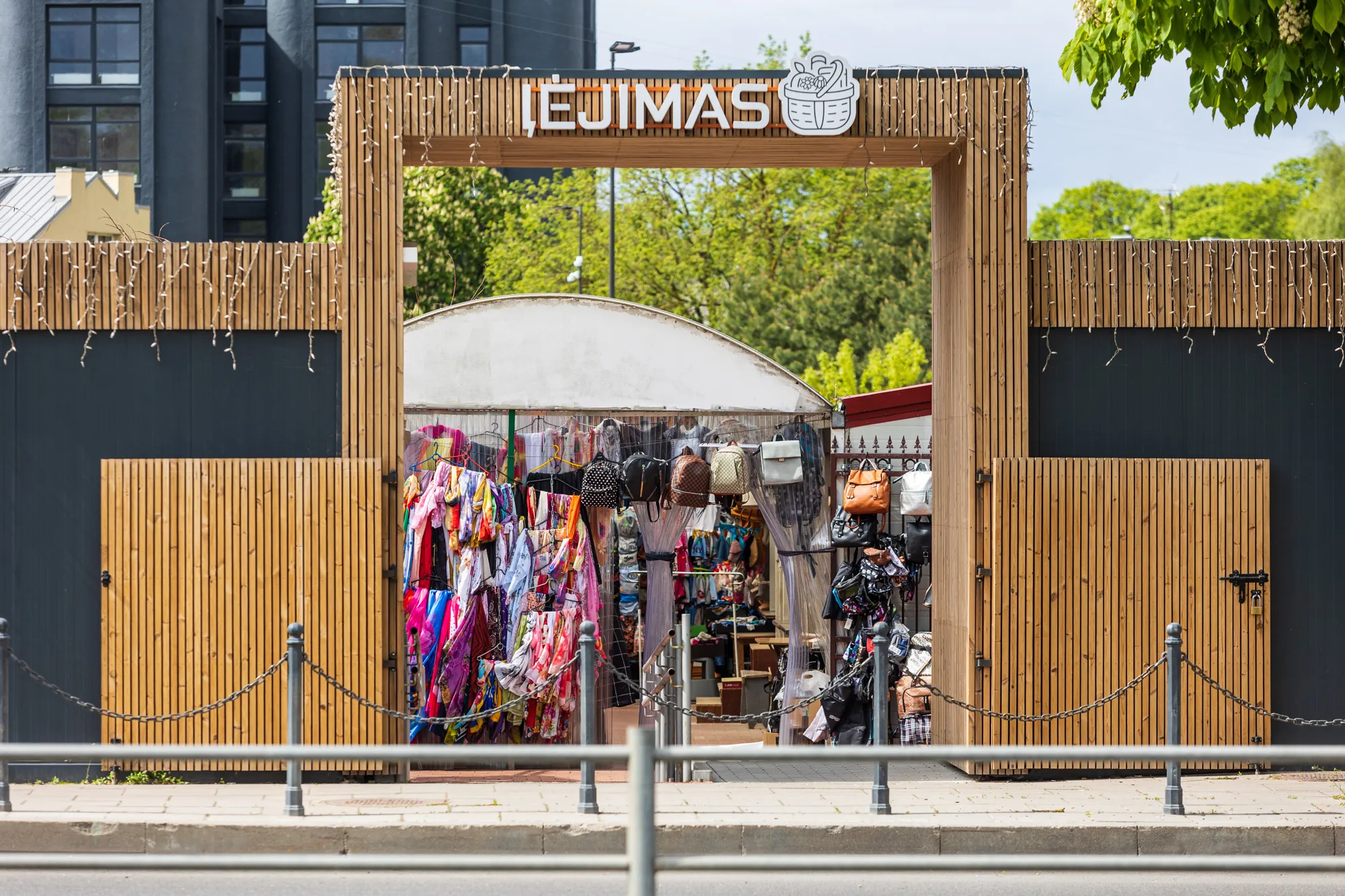 Atnaujintas stoties turgus