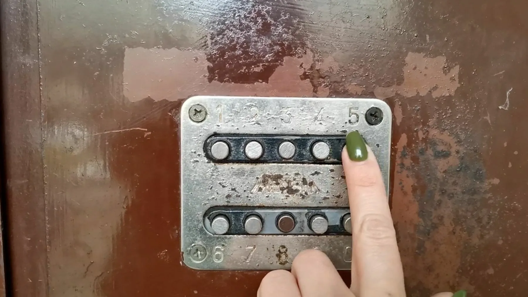 Kodinė daugiabučio spyna