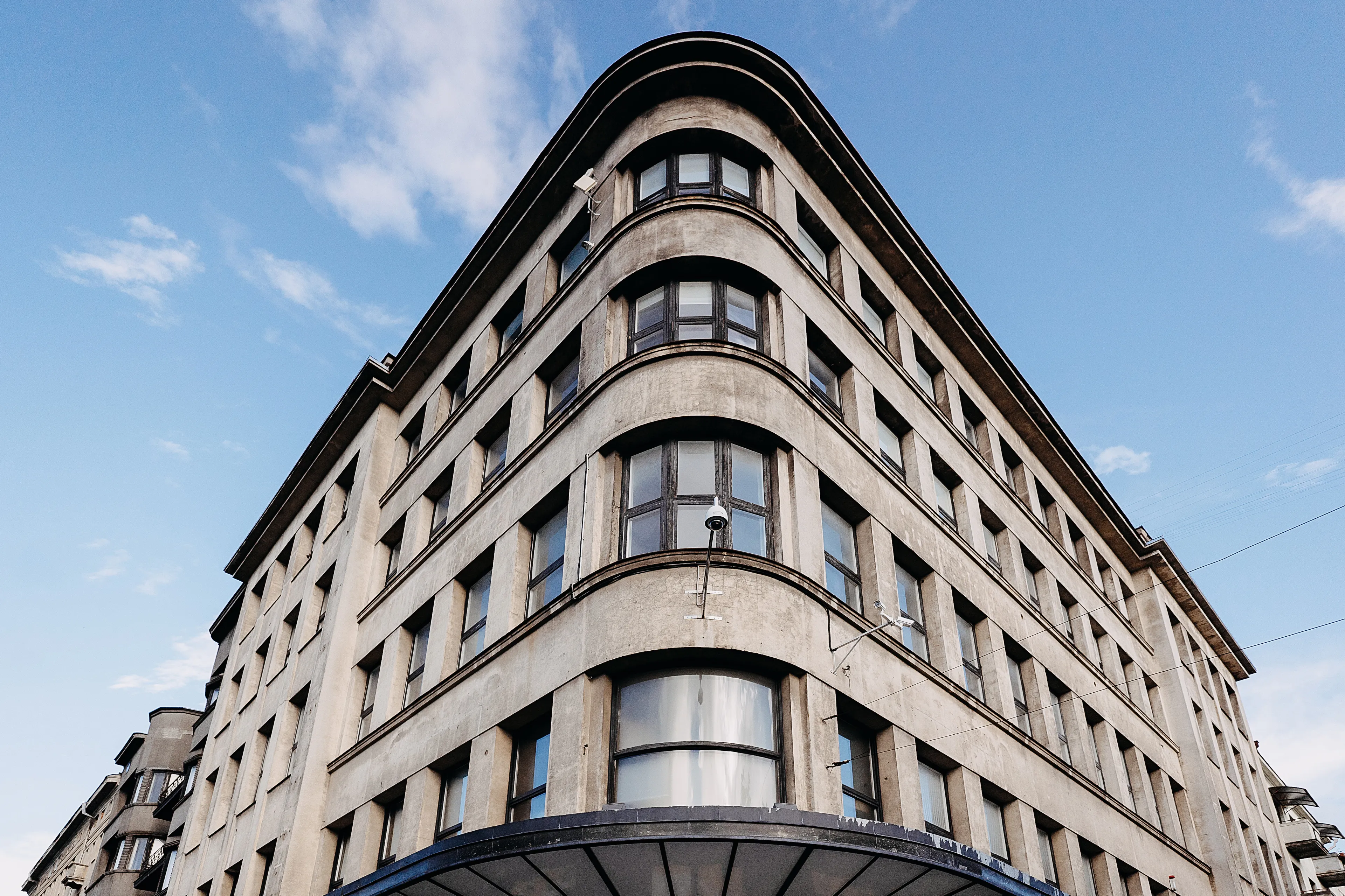 „Pieno centras“, „Herojaus“ mokykla