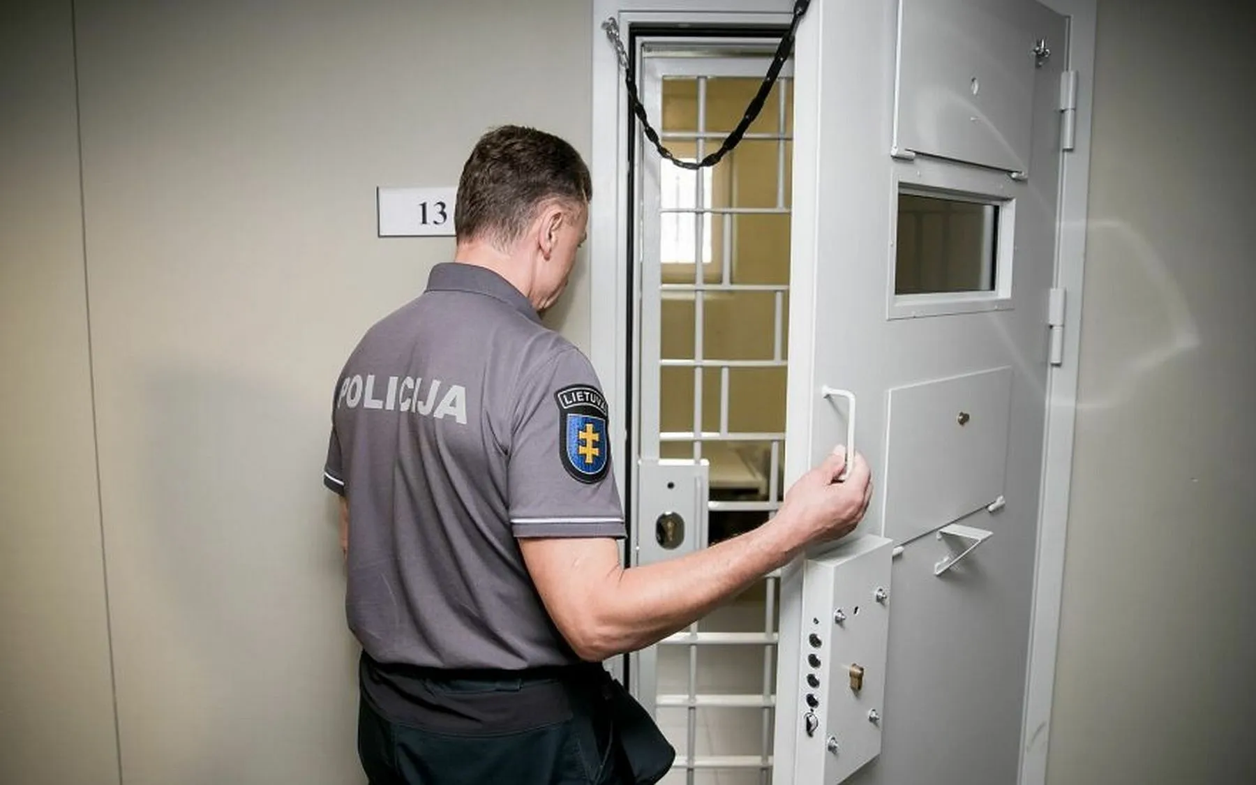 areštinė, kalėjimas, policija, laisvės apribojimas