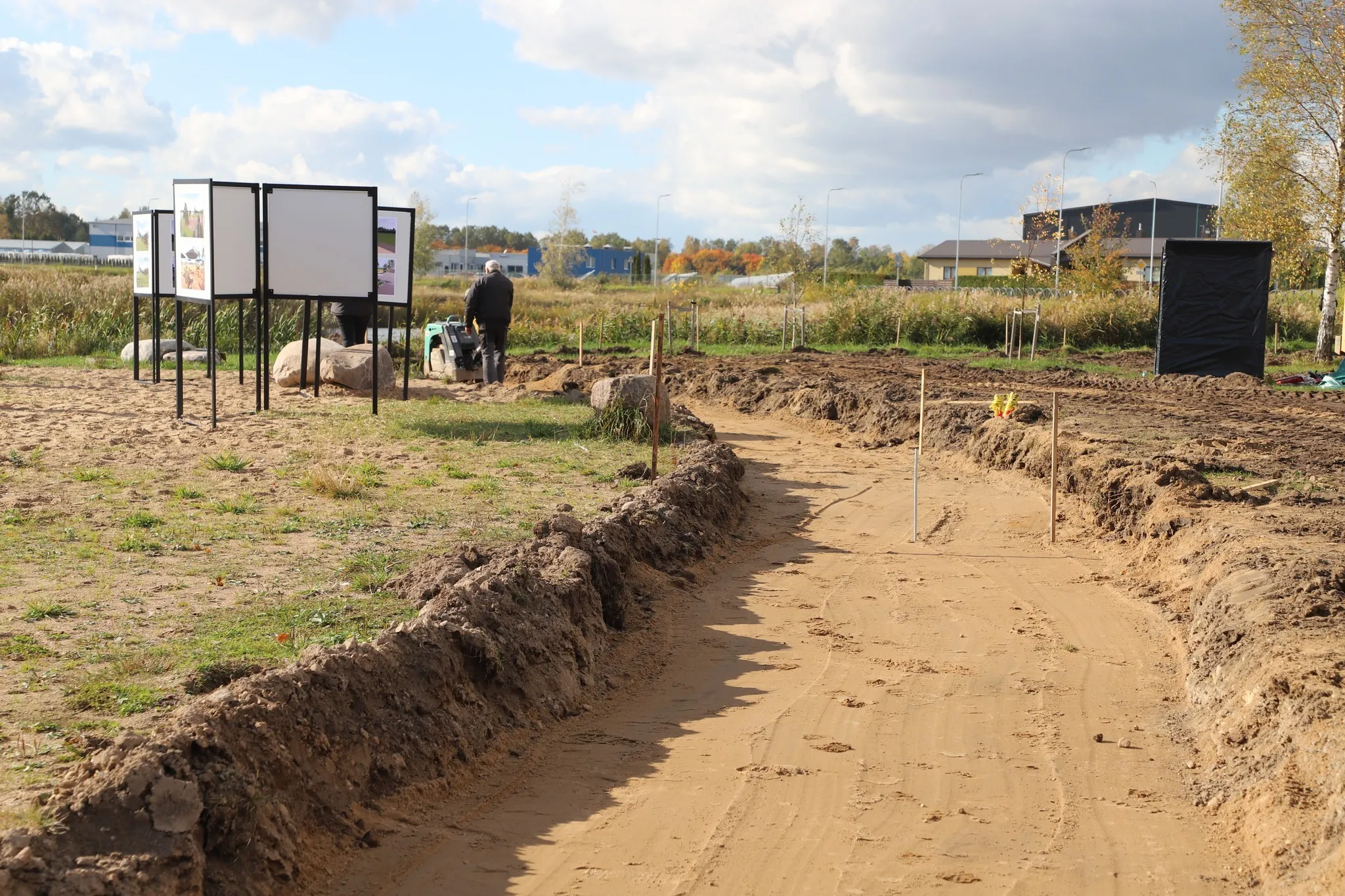 Tvarkoma Neveronių tvenkinio aplinka
