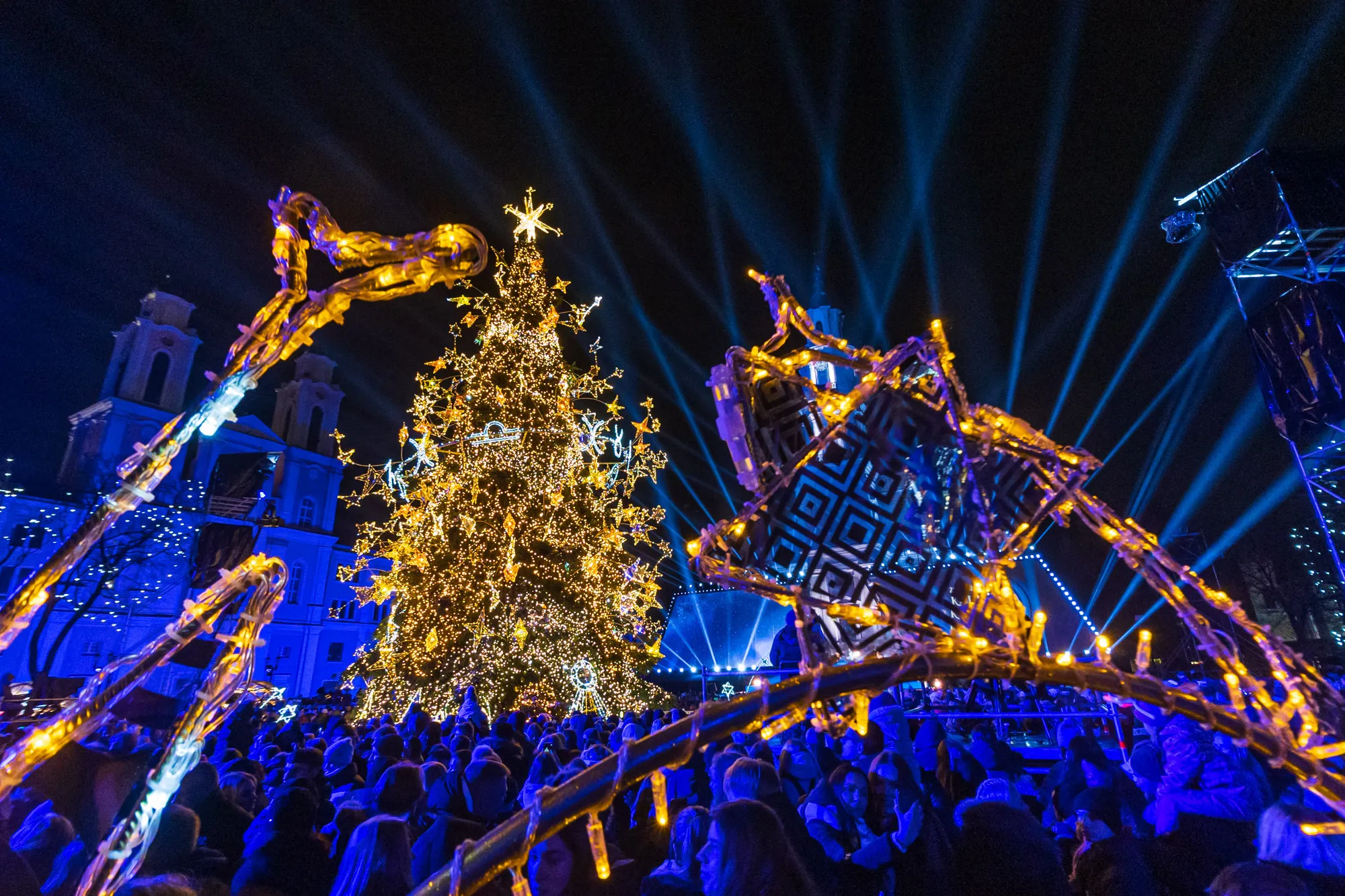 Įžiebta Kalėdų eglė