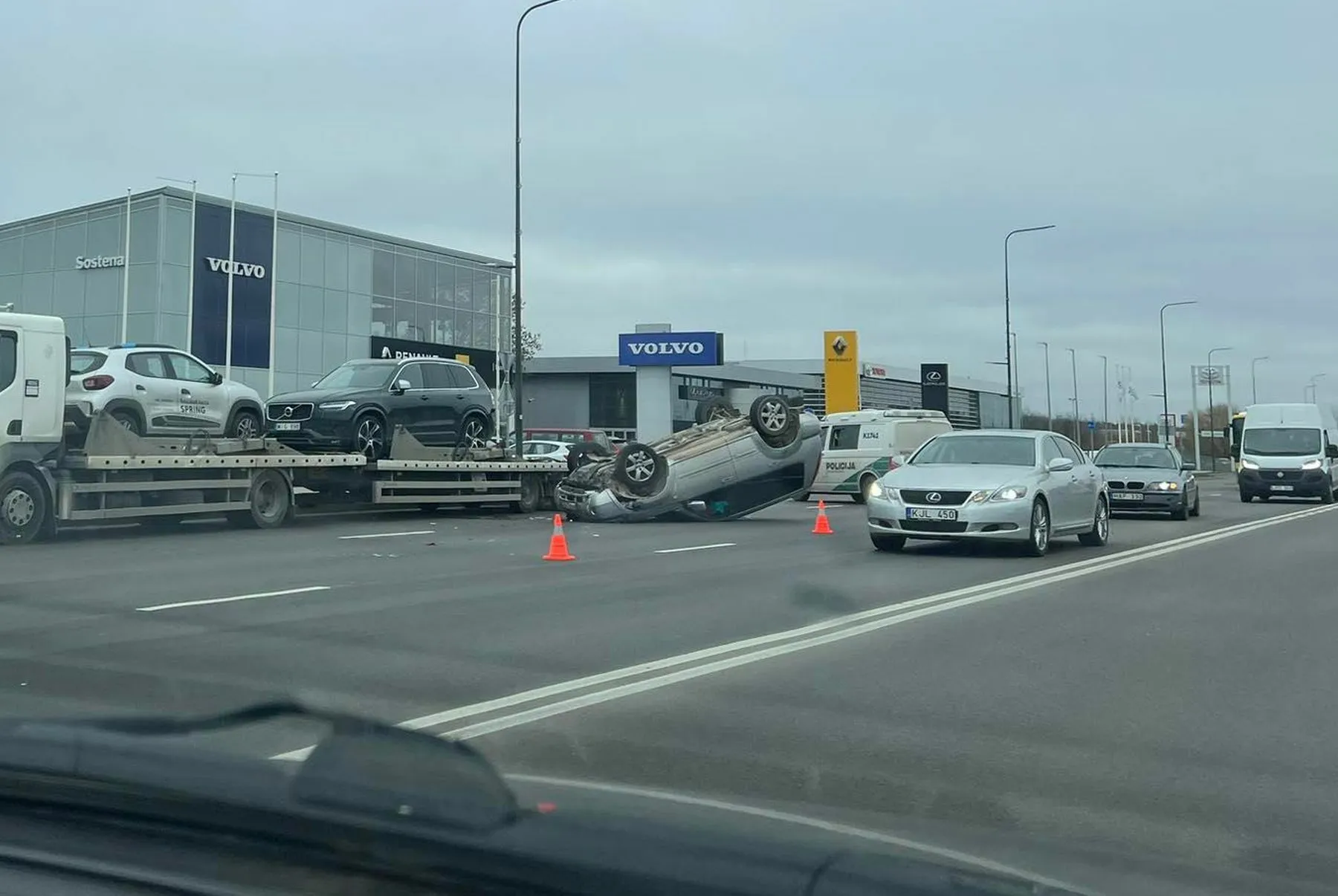 Avarija Savanorių pr. / Skaitytojo nuotr.