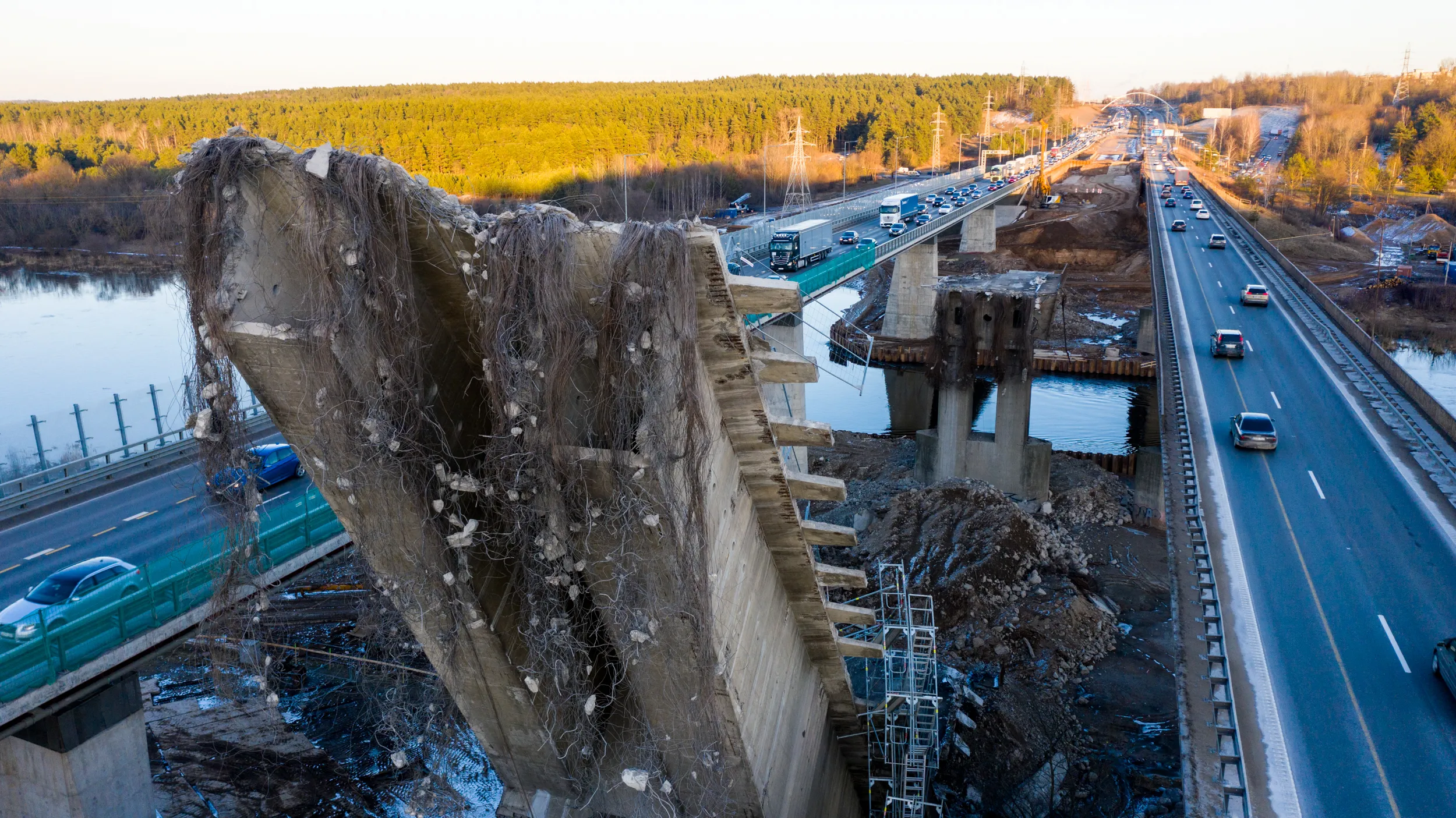 Griaunamas A. Meškinio (Kleboniškio) tiltas
