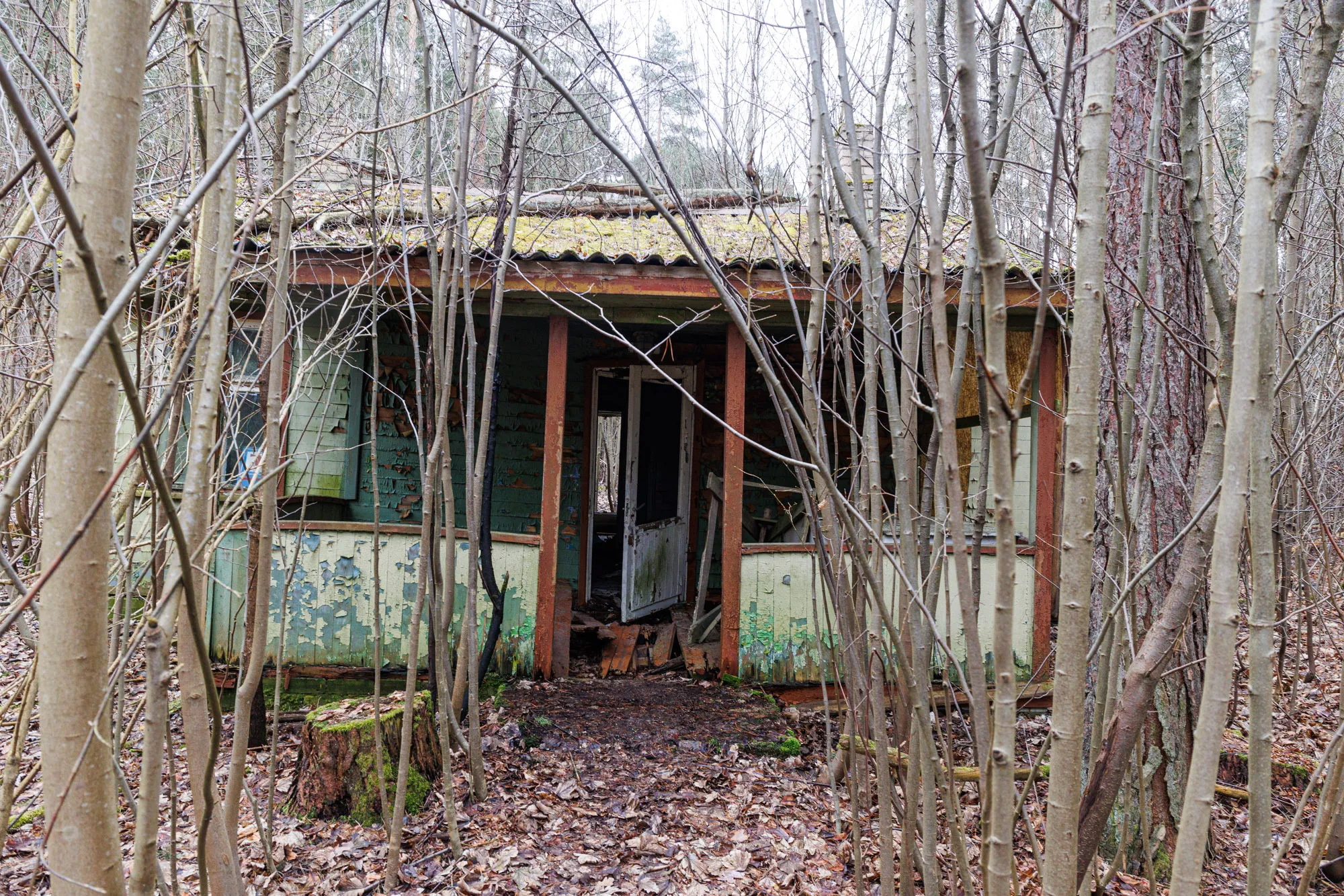 Apleista pionerių stovykla prie Kauno marių