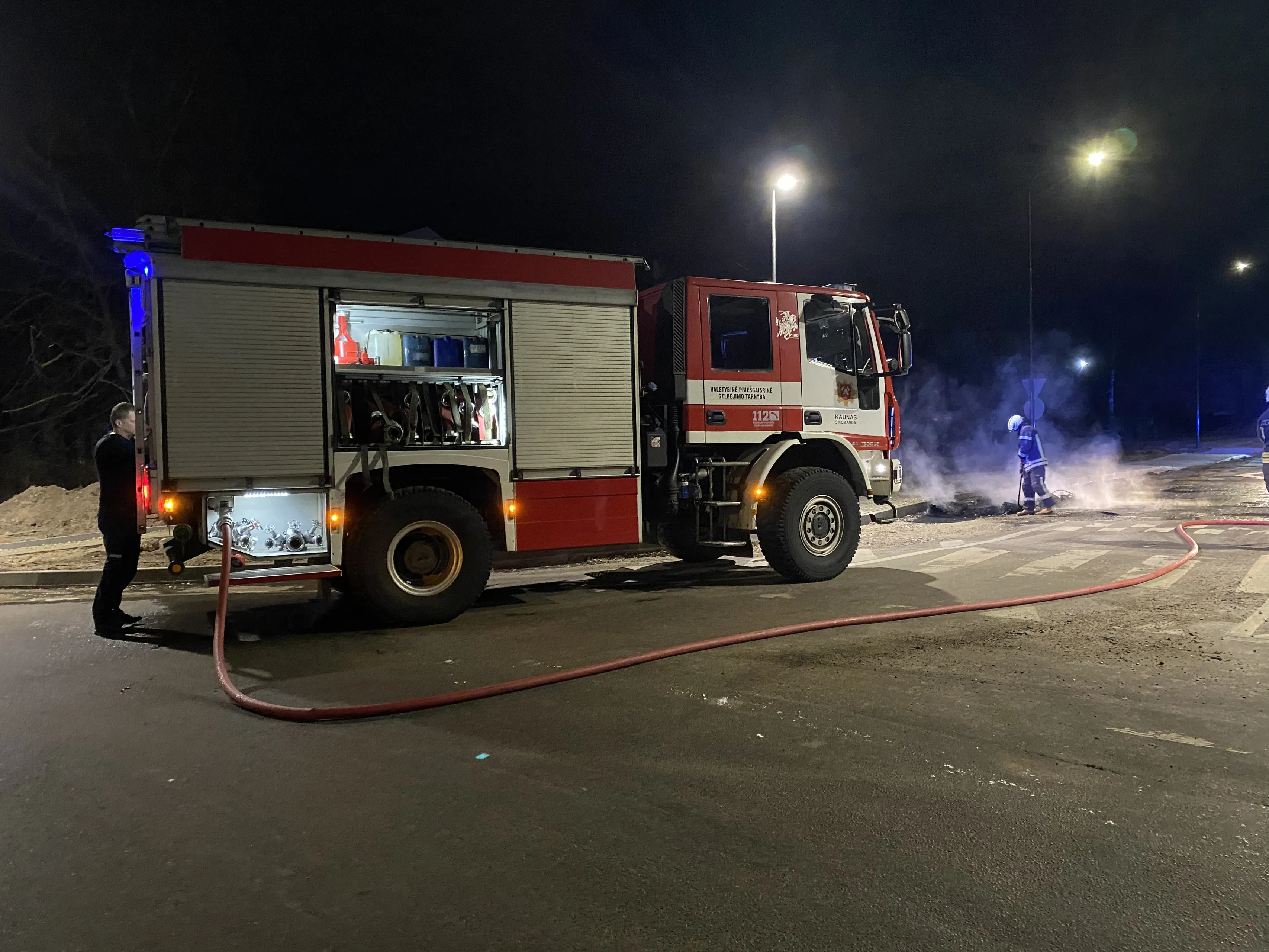 Tilžės gatvėje padegtos padangos