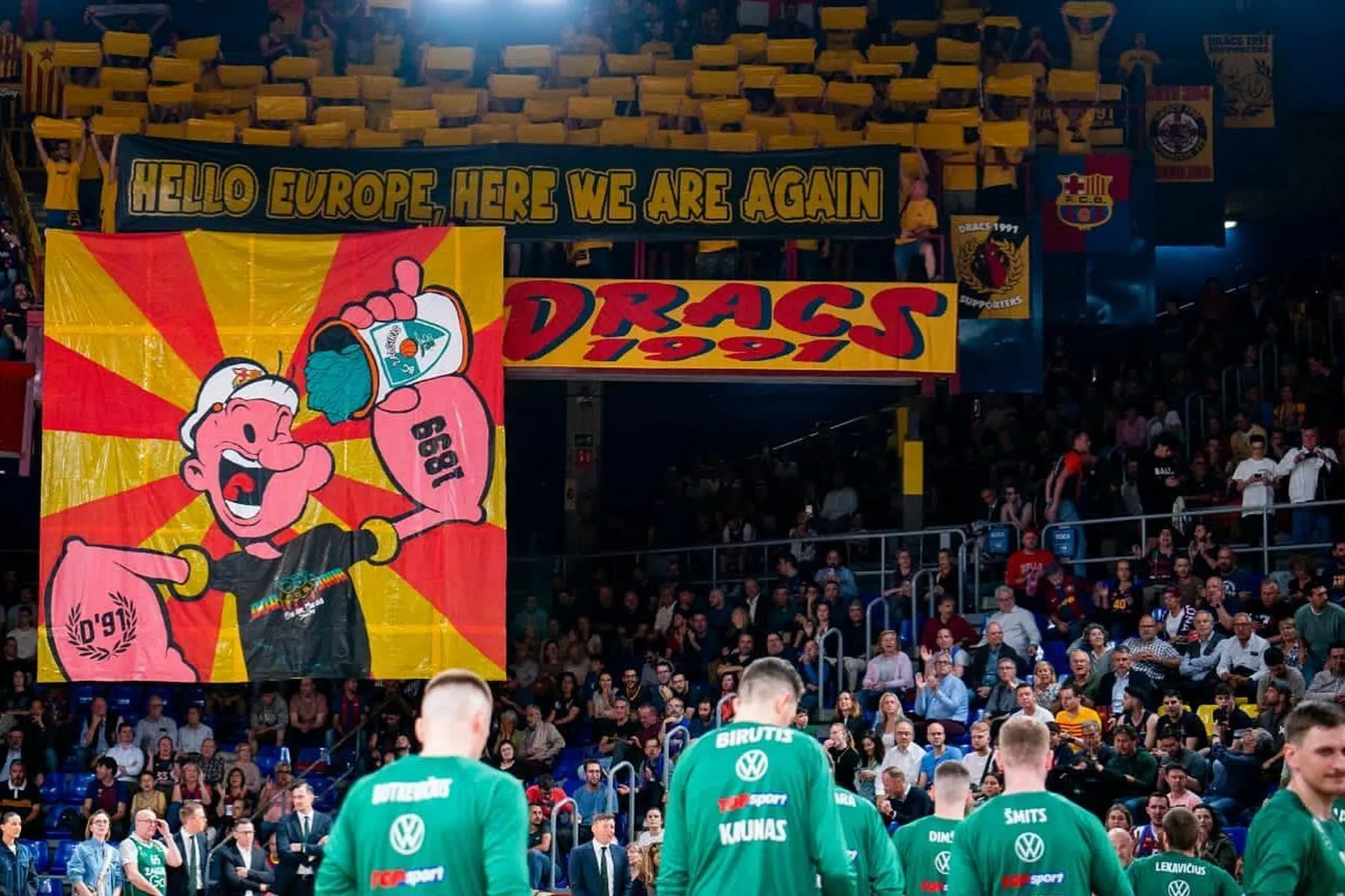 „Barcelona“ fanų plakatas Eurolygos ketvirtfinalyje