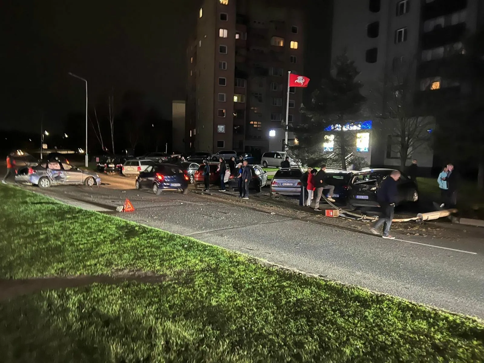 Avarija Neries krantinėje / skaitytojo R. Šmaižio nuotr.