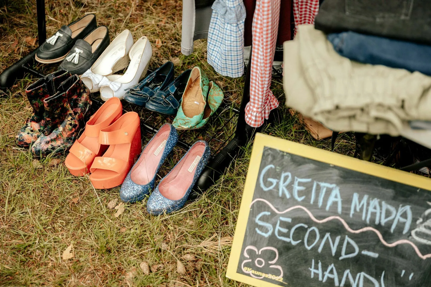 Kauniečiai kviečiami į nemokamas drabužių atiduotuves