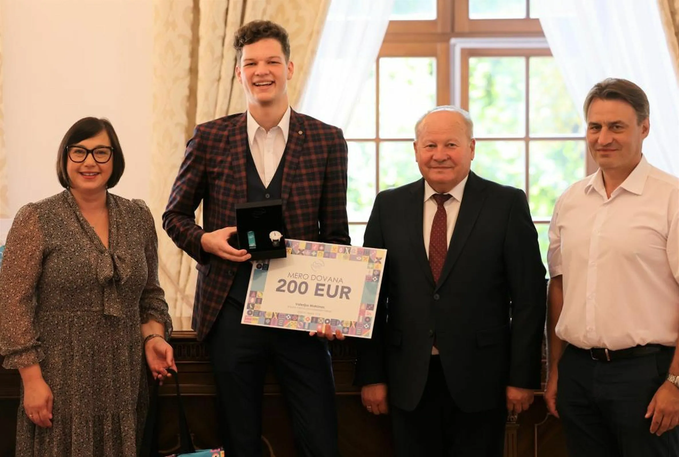 Raudondvario pilyje pagerbti geriausi abiturientai