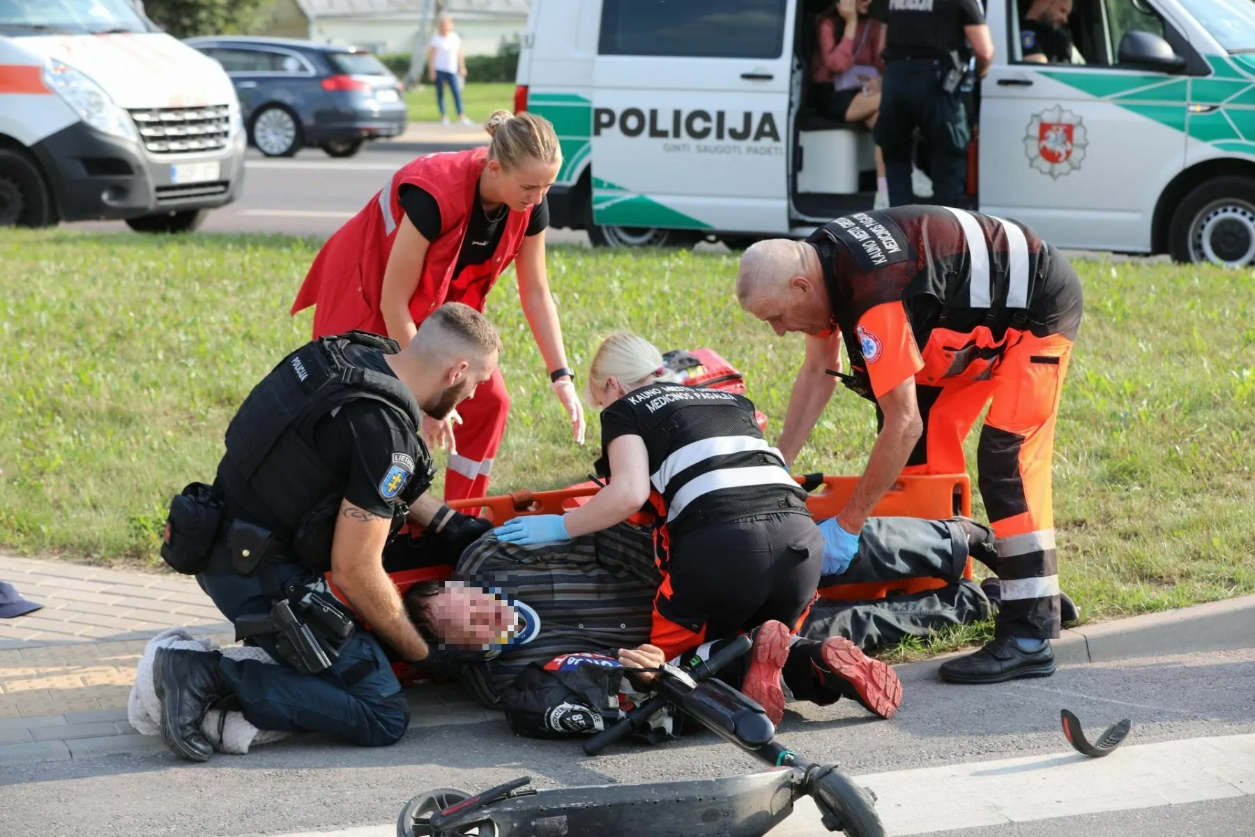 Judrioje Kauno gatvėje partrenktas dar vienas paspirtukininkas