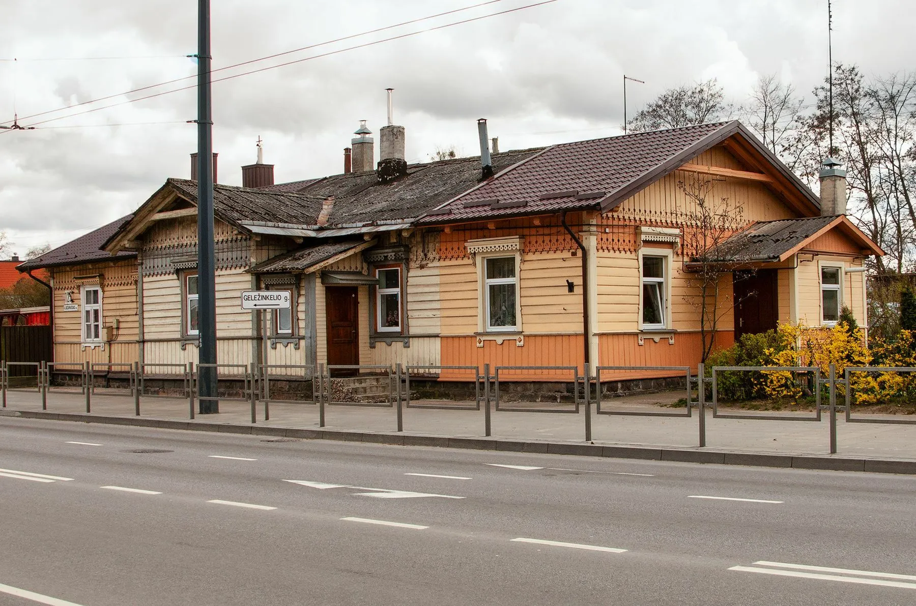 A. Juozapavičiaus pr. 125 medinukas