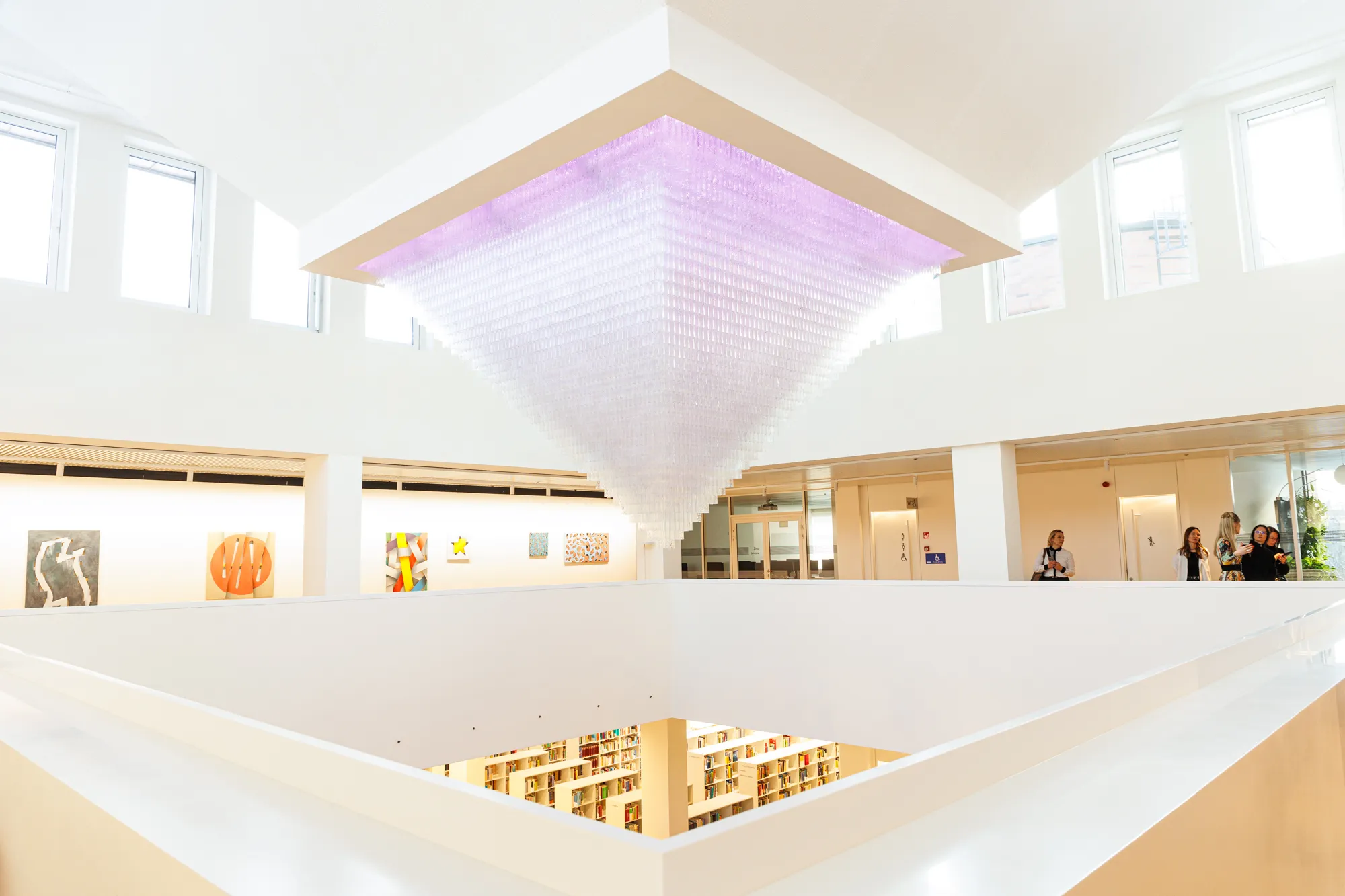 Atidaroma atnaujinta Ąžuolyno biblioteka