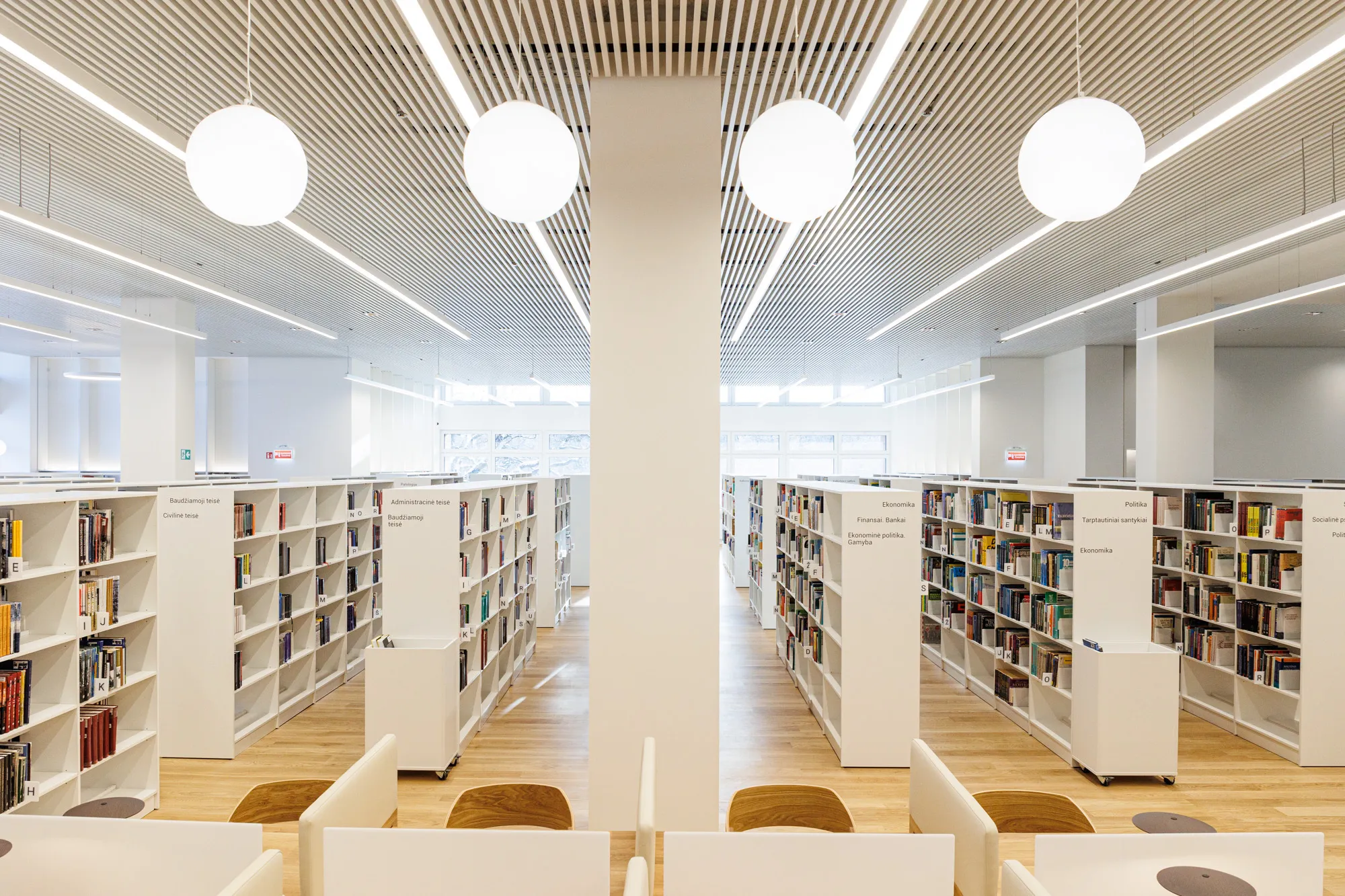 Atidaroma atnaujinta Ąžuolyno biblioteka