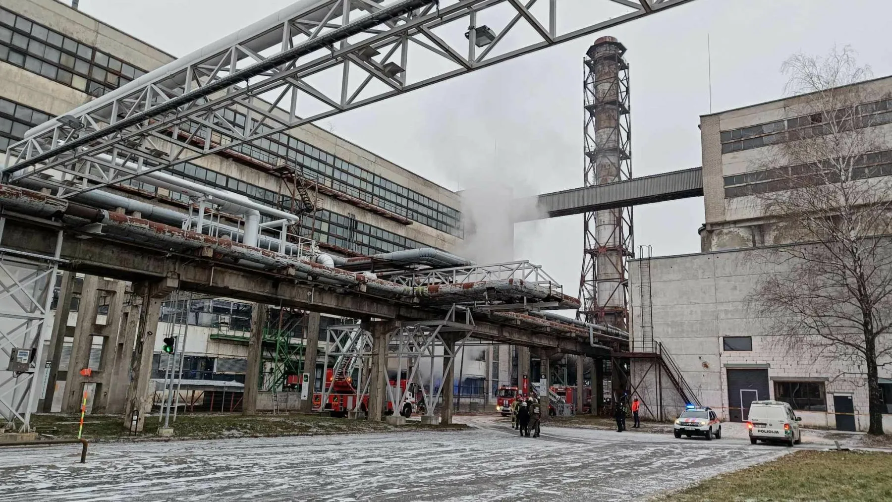 Buvusio „Dirbtinio pluošto“ gamykloje sprogo cheminių medžiagų talpyklos