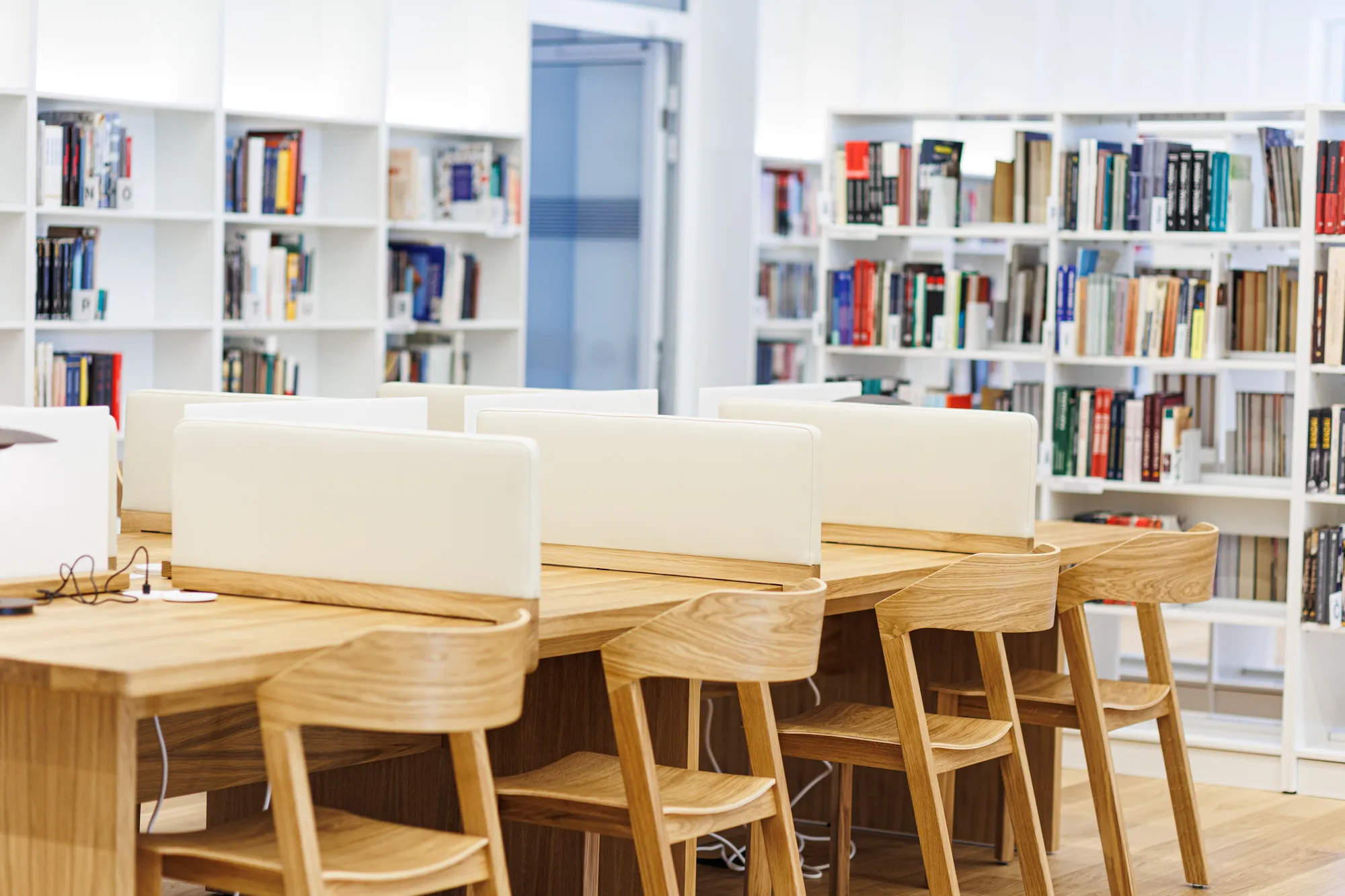 Atidaroma atnaujinta Ąžuolyno biblioteka