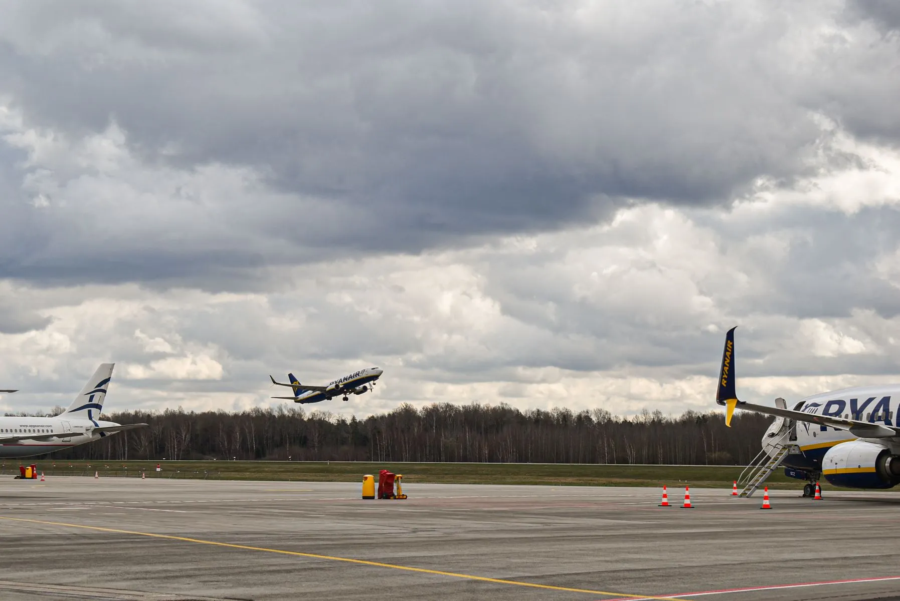 Kauno oro uostas, lėktuvas