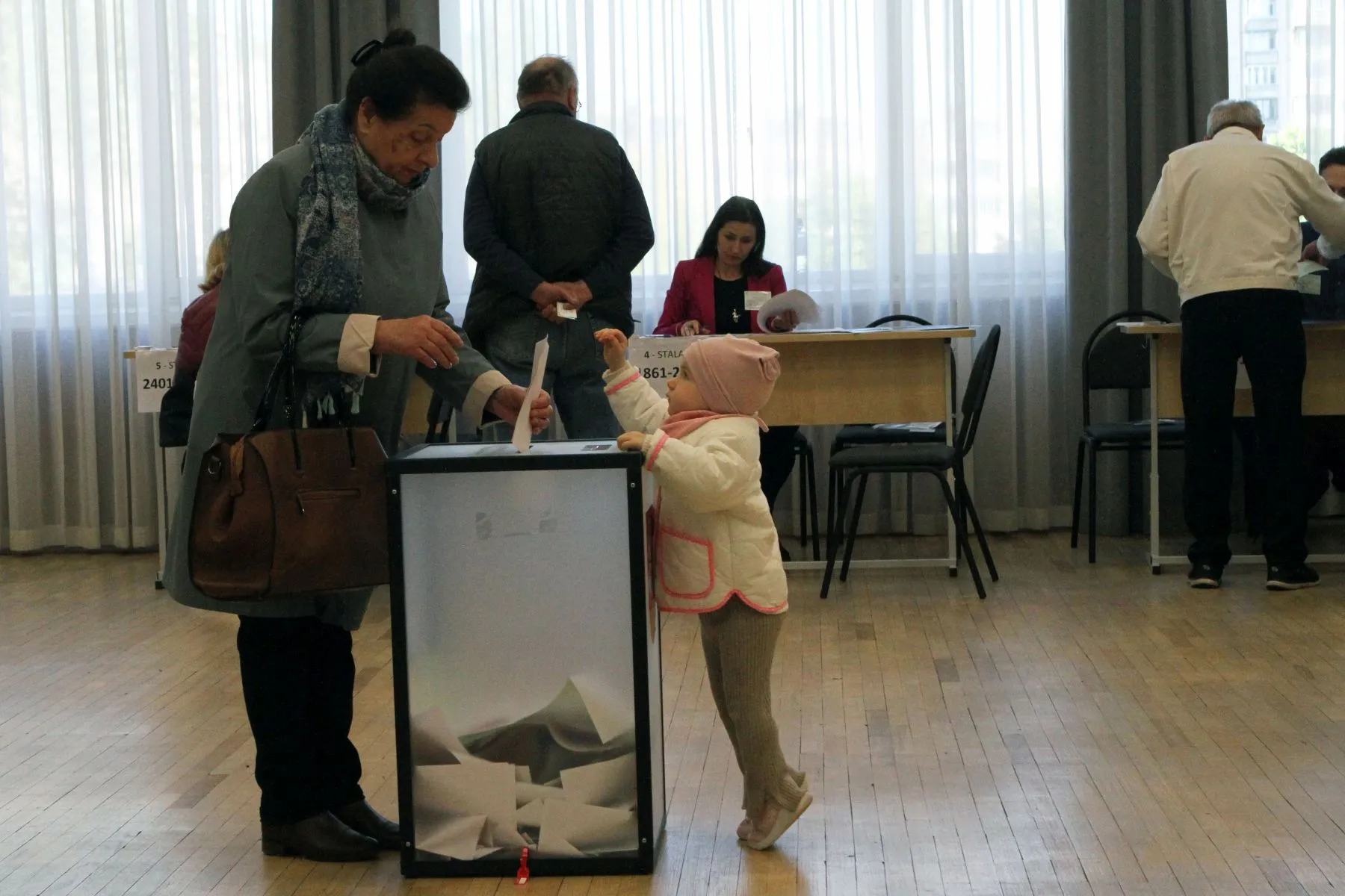 Rinkimų diena Šilainiuose, balsavimas / Asociatyvi / M. Patašiaus nuotr.