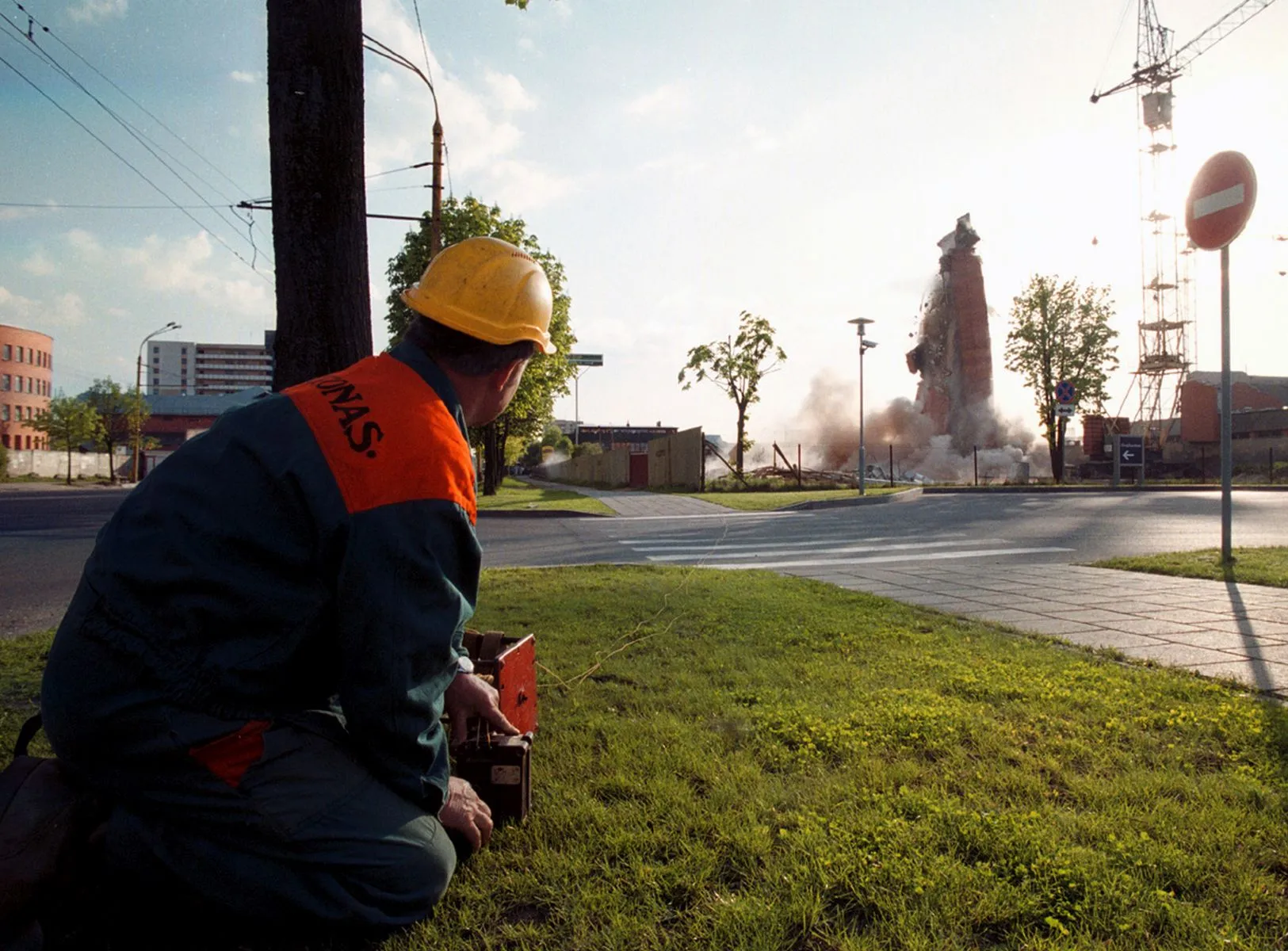 Pastatas susmego per mažiau nei dešimt sekundžių / M. Patašiaus nuotr.