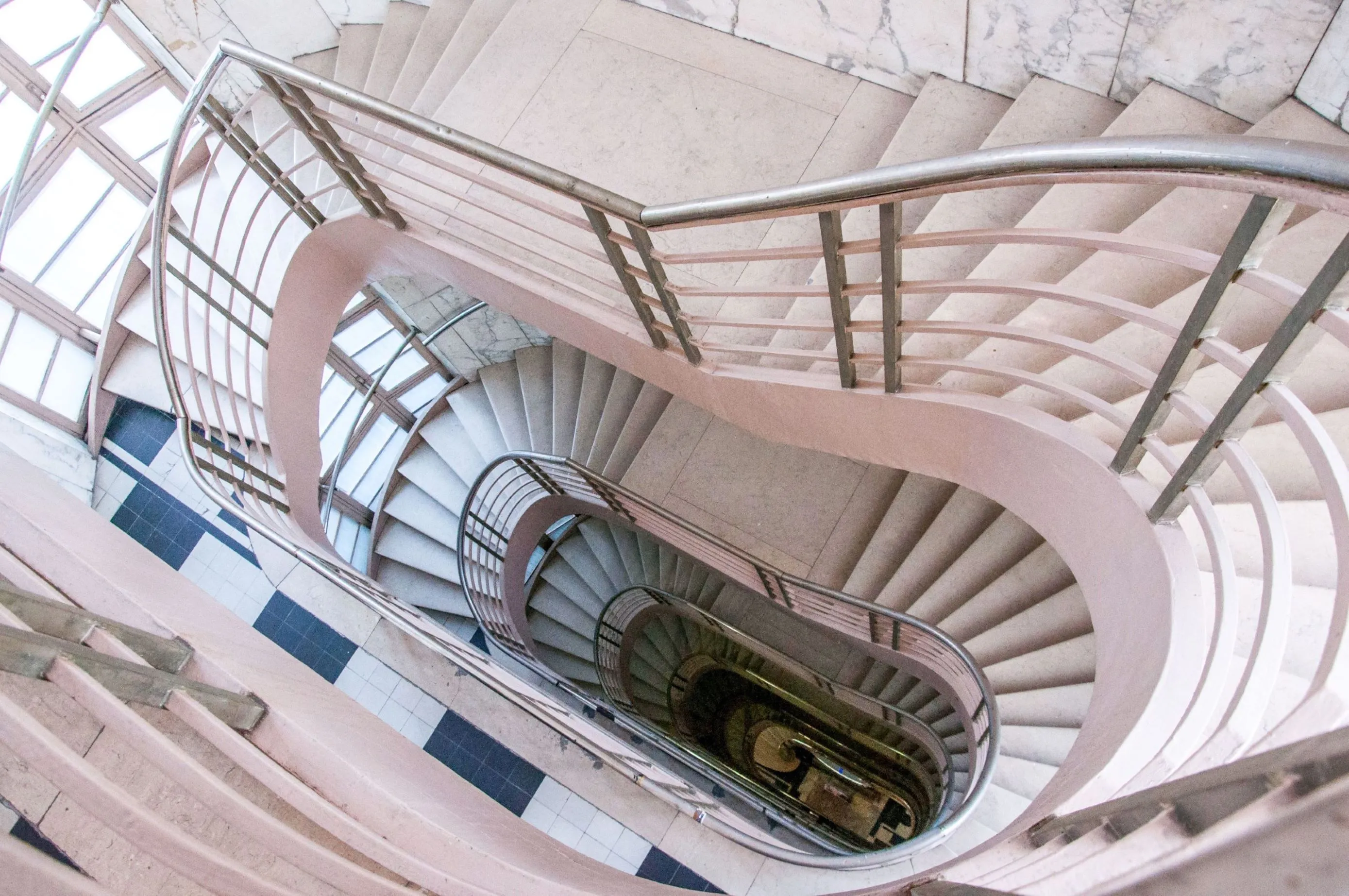 Sprecherio ,,dangoraižis” _laiptinė