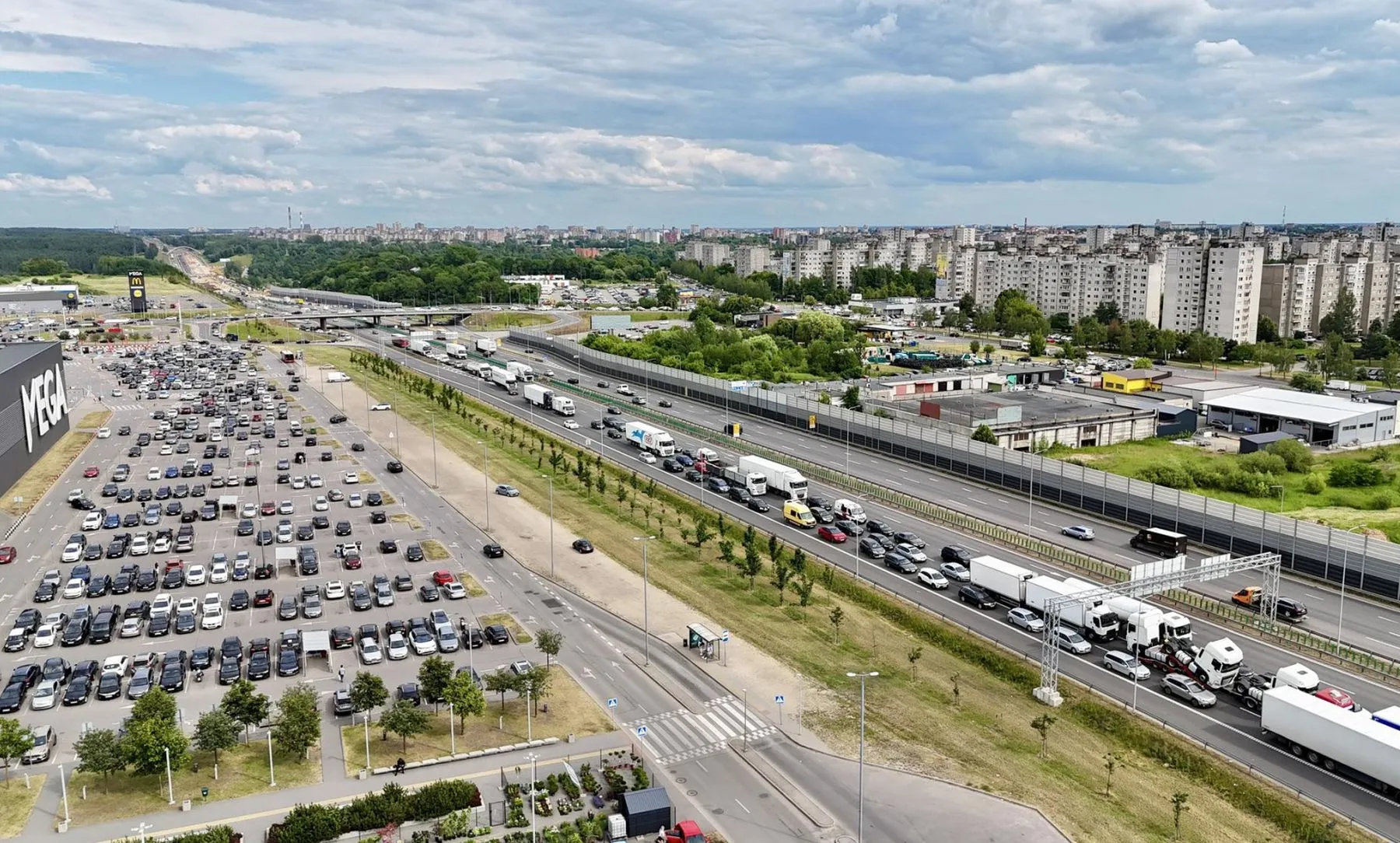 Spūstys dėl Sargėnų viaduko uždarymo / Kas vyksta Kaune nuotr.