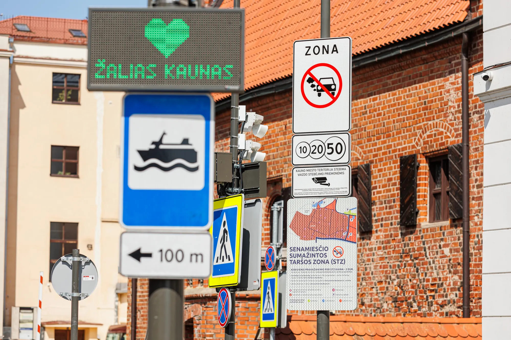 Automobilių taršos mokestis senamiestyje / R. Tenio nuotr.