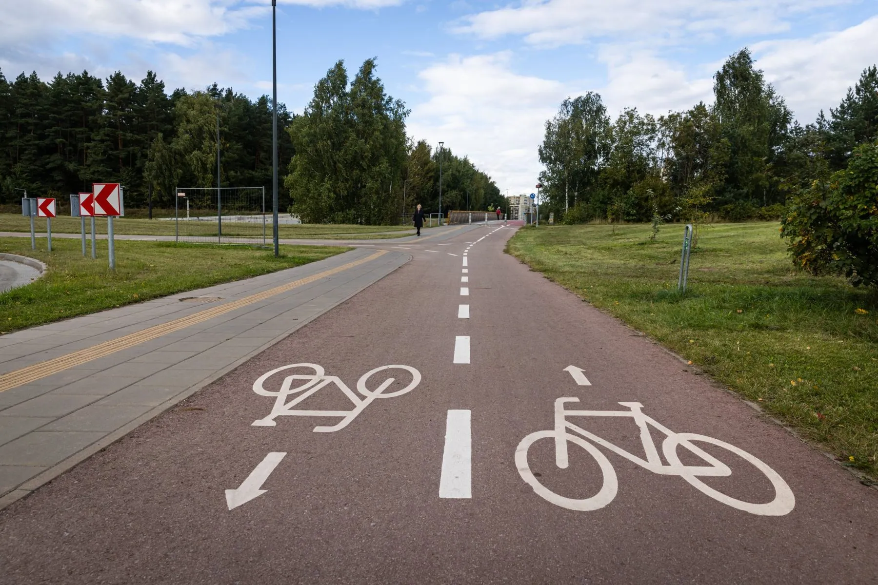 Pėsčiųjų, dviračių takai