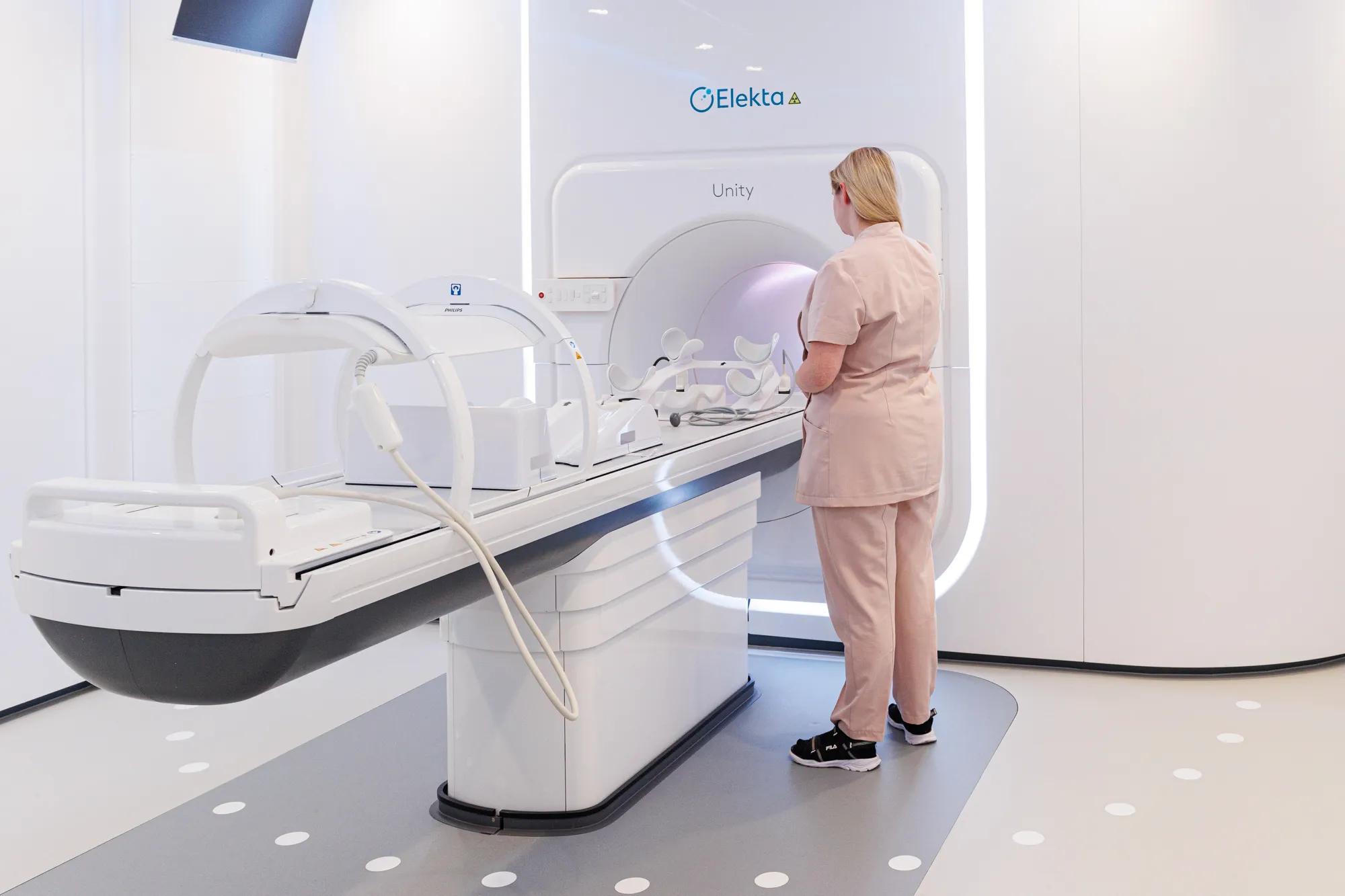 Spindulinės terapijos aparato pristatymas Kauno klinikose. ELTA / R. Tenio nuotr.