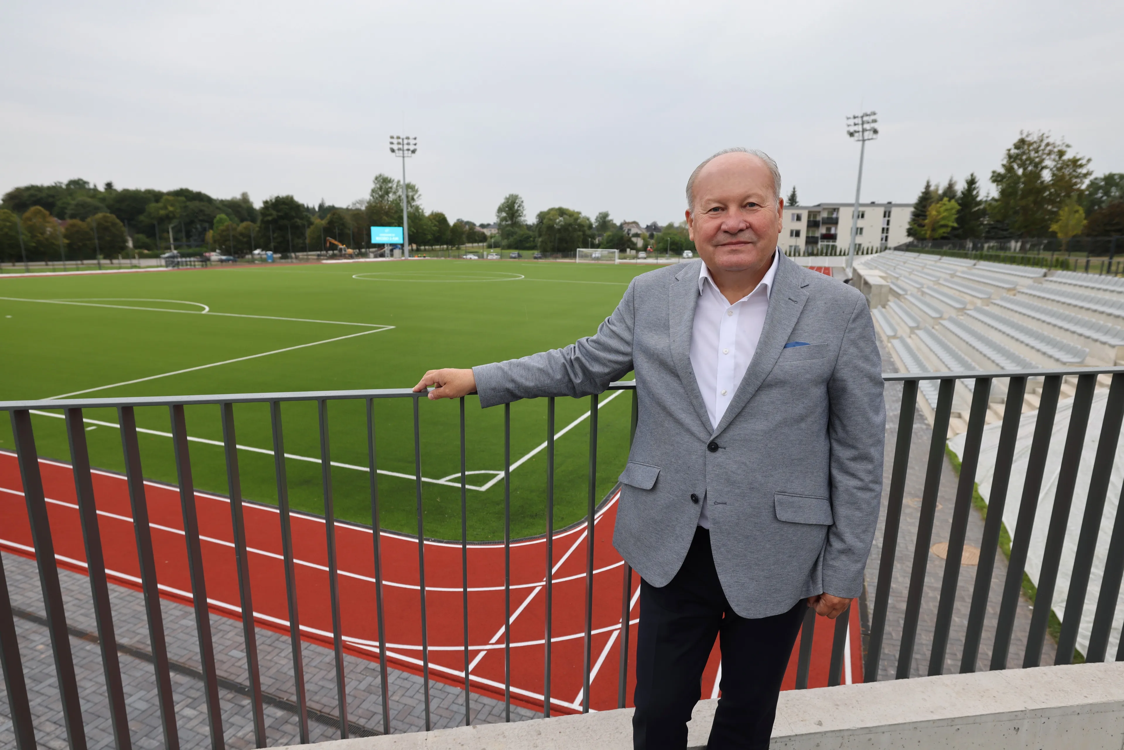 Valerijus Makūnas Raudondvario gimnazijos stadione