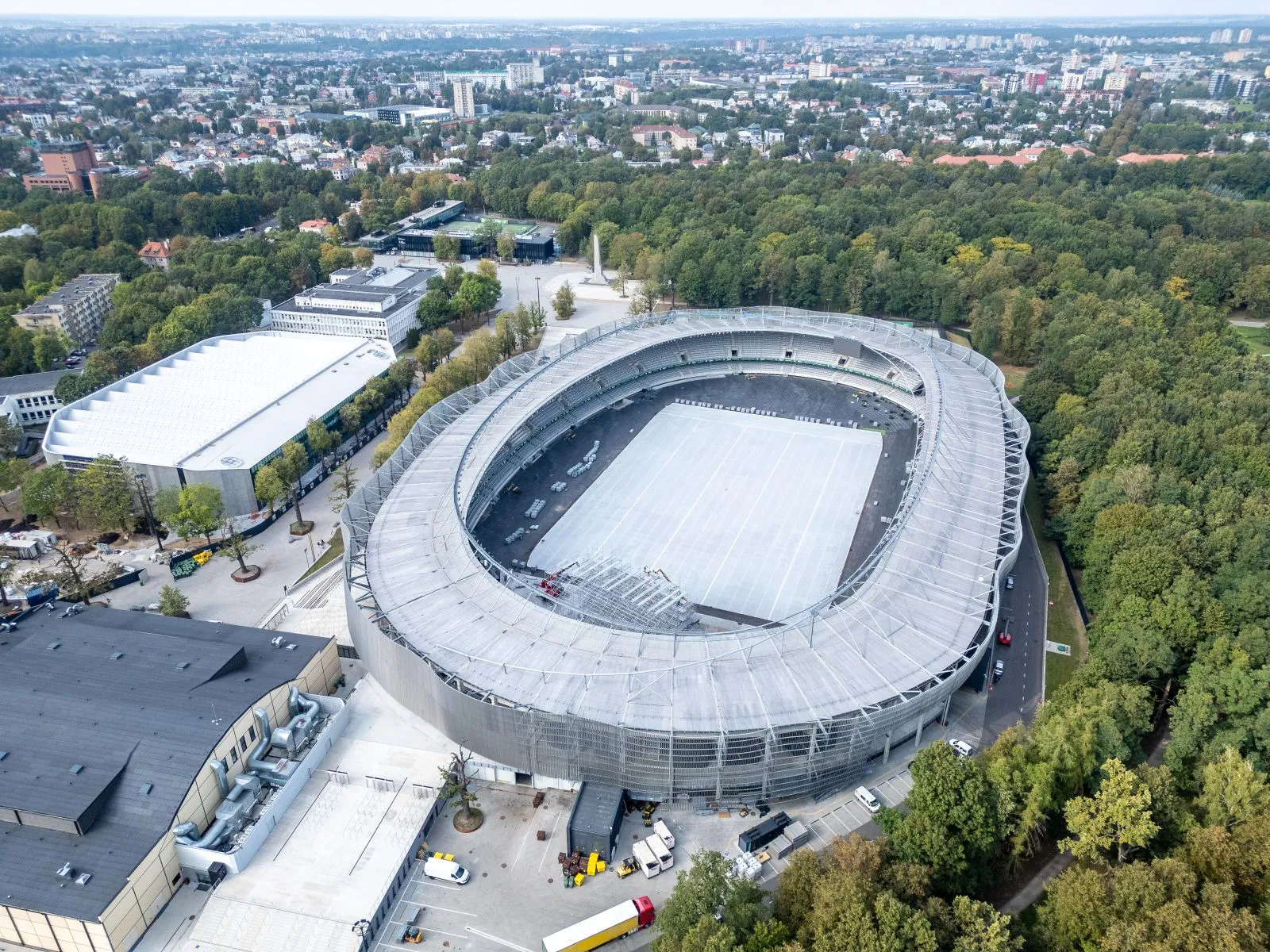 Kauno stadiono vejos gaivinimas / BNS, E. Ovčarenko nuotr.