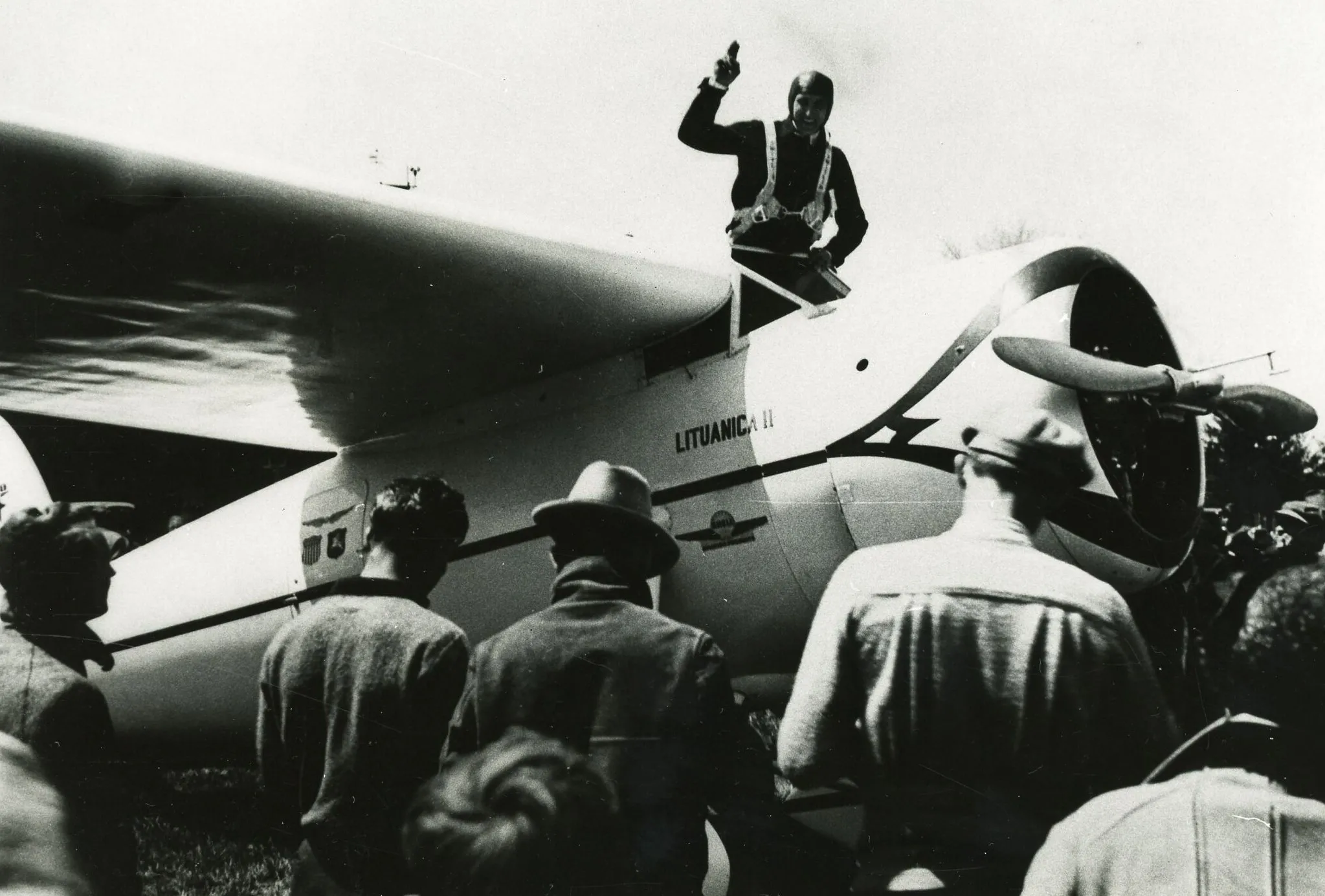 F. Vaitkus ant „Lituanica II“ lėktuvo, 1935 m. gegužės 23 d./VDKM nuotr.