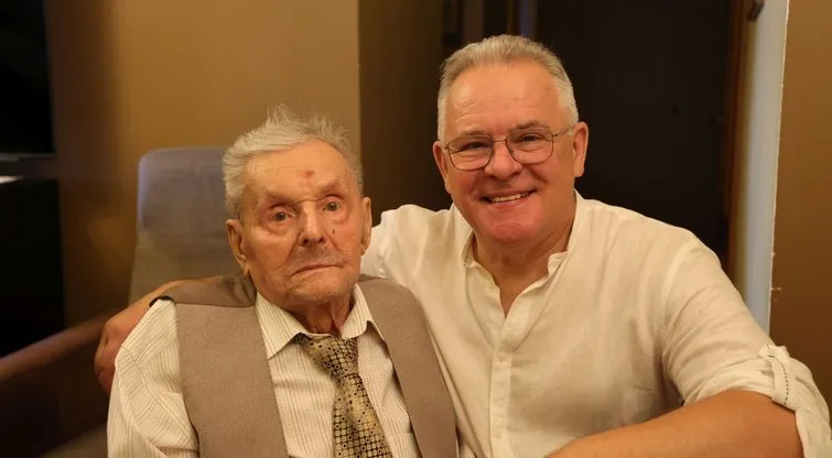 104-ąjį gimtadienį atšventęs Jonas (kairėje) / Kauno rajono bendruomenės nuotr.