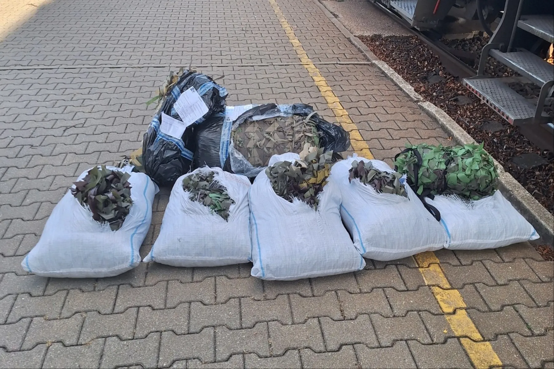 Pabūklų maskavimo tinklai / Muitinės departamento nuotr.