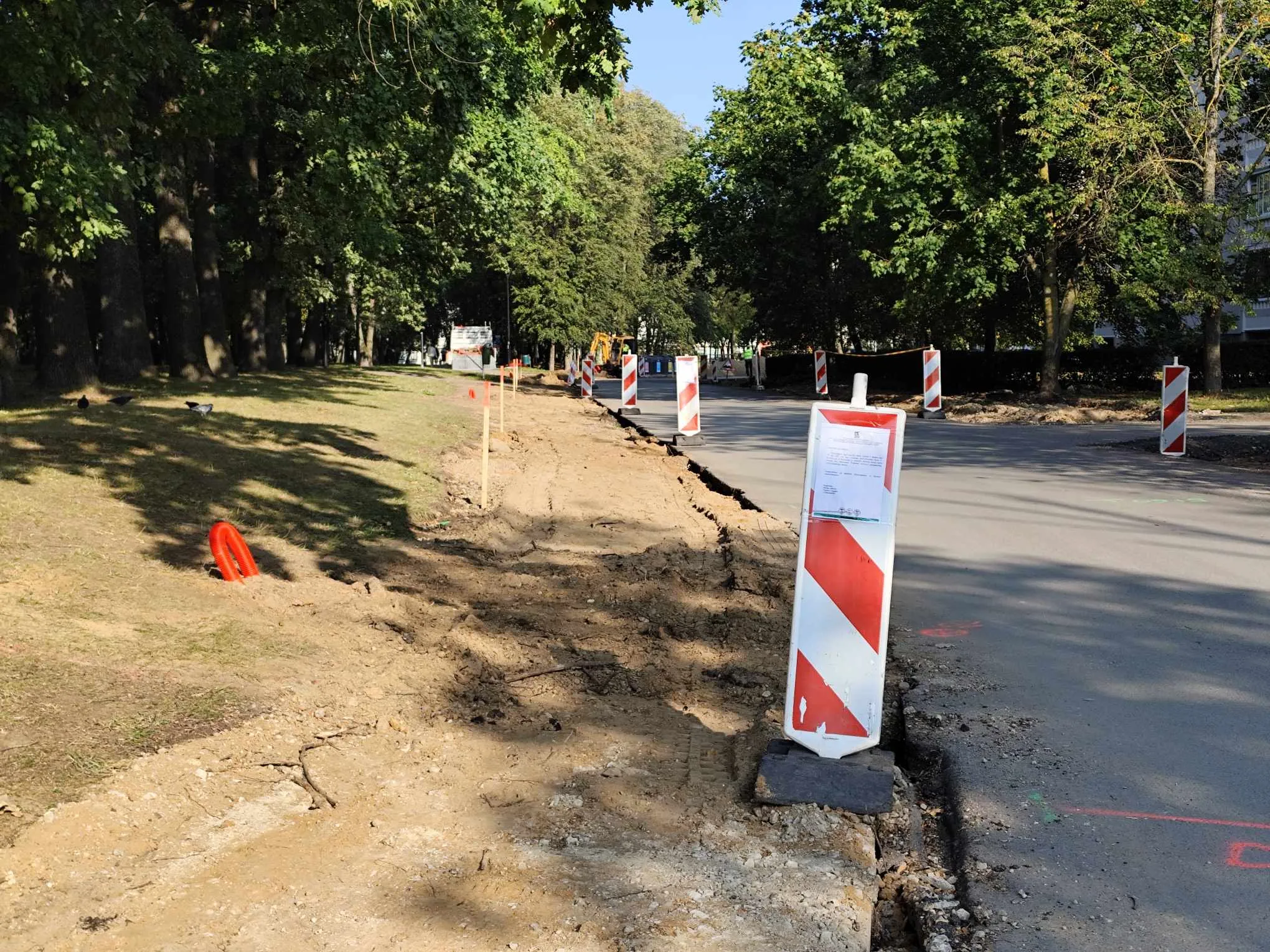 Tvarkomi pėsčiųjų takai V. Krevės pr. / Kas vyksta Kaune nuotr.