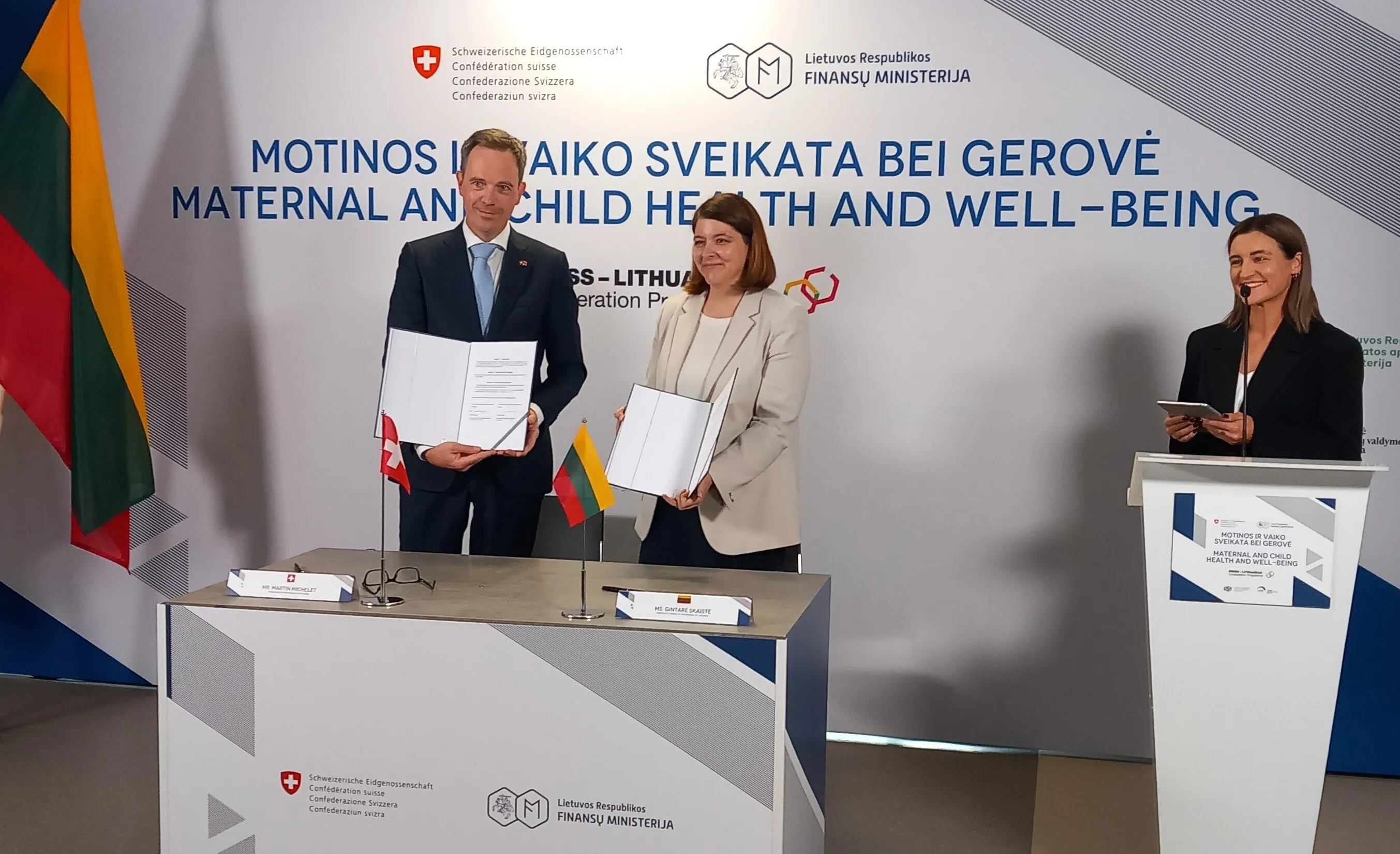 Finansų ministrė Gintarė Skaistė ir Šveicarijos ambasadorius Lietuvai Martinas Michelet / Ministerijos nuotr.