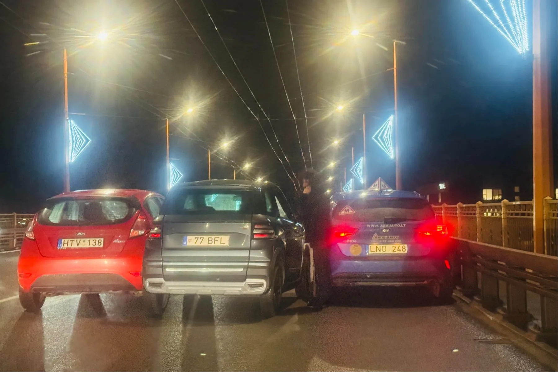 Avarija ant Petro Vileięio tilto / Skaitytojų nuotr.