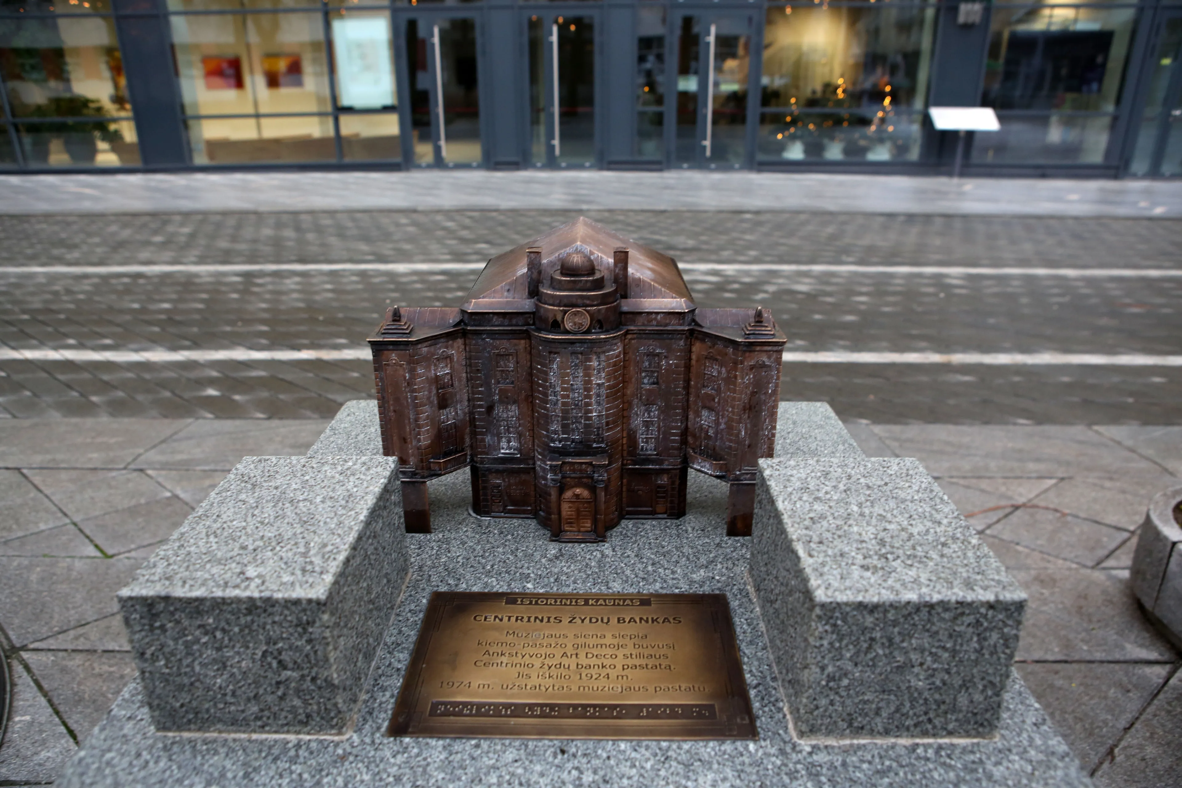 Skulptūrinė kompozicija Laisvės alėjoje / M. Patašiaus nuotr.