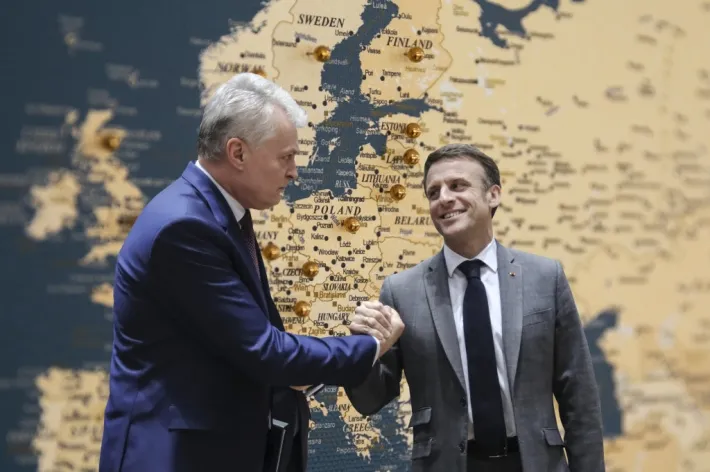 G. Nausėda nemato būtinybės pradėti diskusijų dėl branduolinio ginklo Lietuvoje / ES ir BNS nuotr.