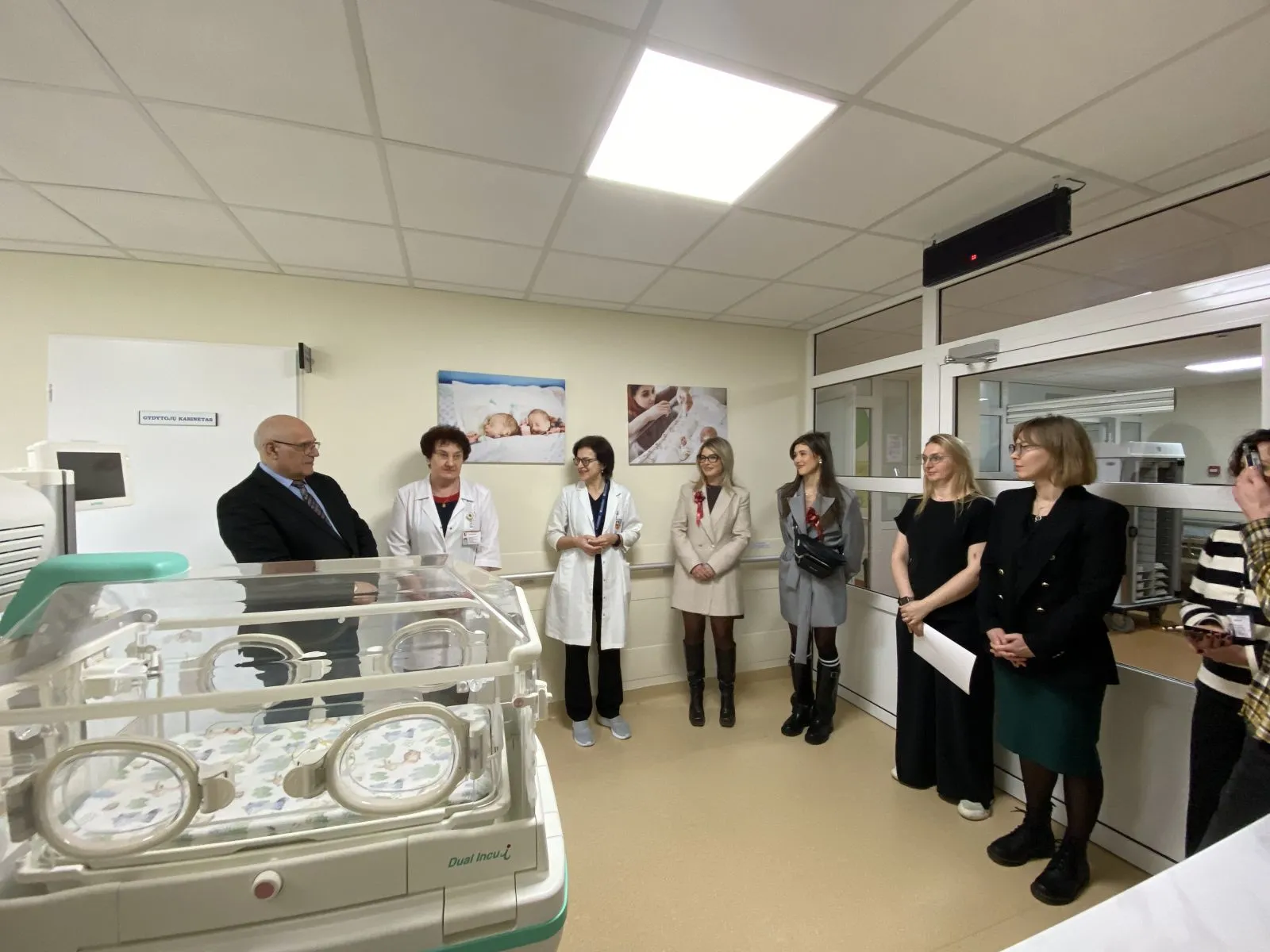 Inkubatorius neišnešiotiems kūdikiams / „Fenix“ labdaros fondo nuotr.